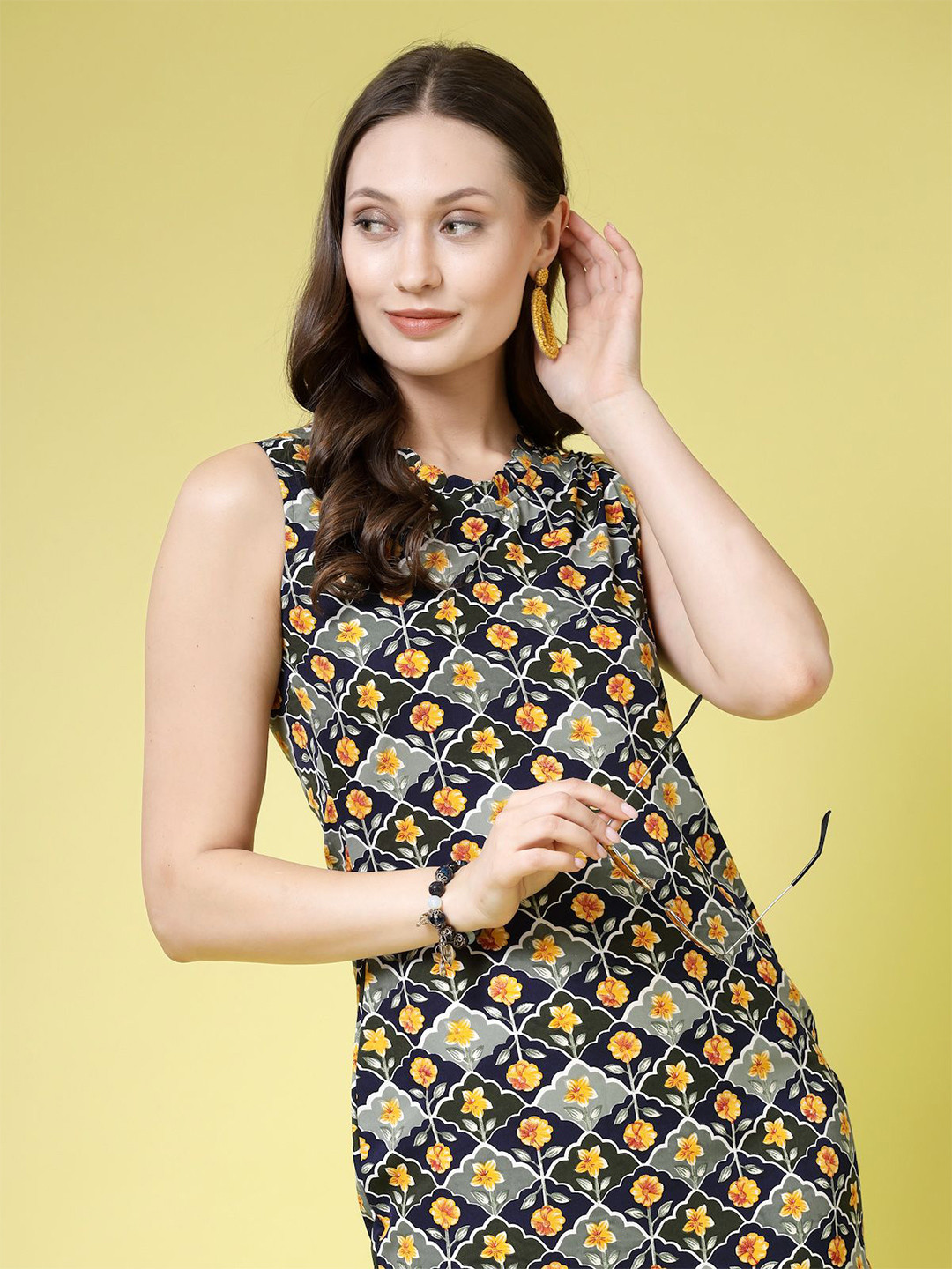 

BEING NAUGHTY Floral Printed Sheath Dress, Green