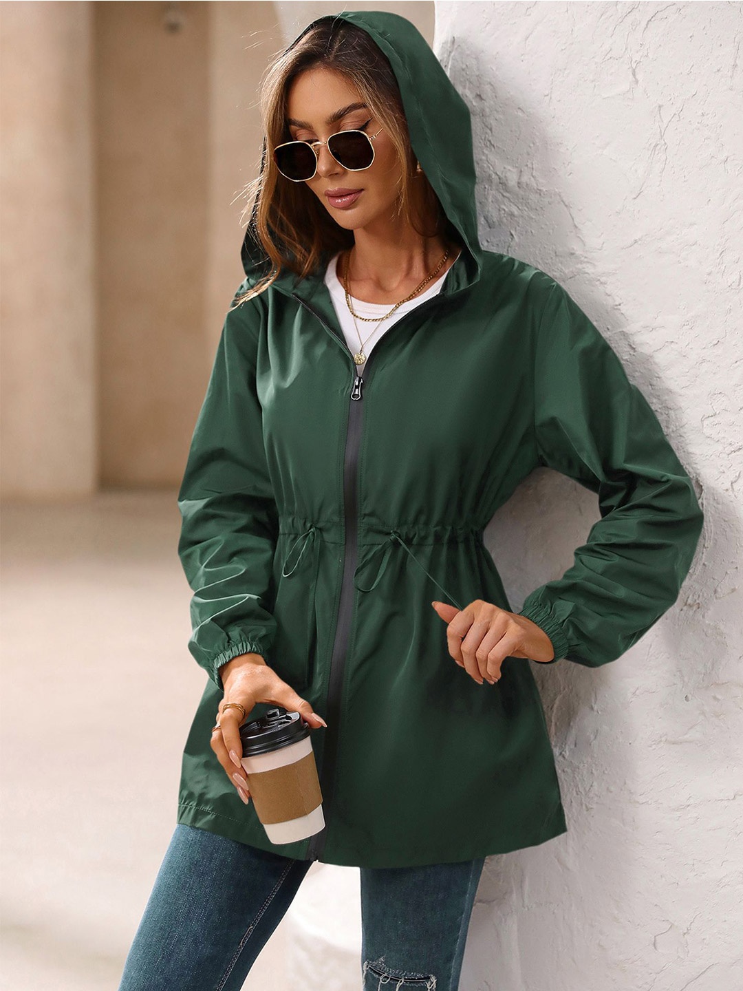 

StyleCast x Revolte Green Hooded Long Sleeves Shrug