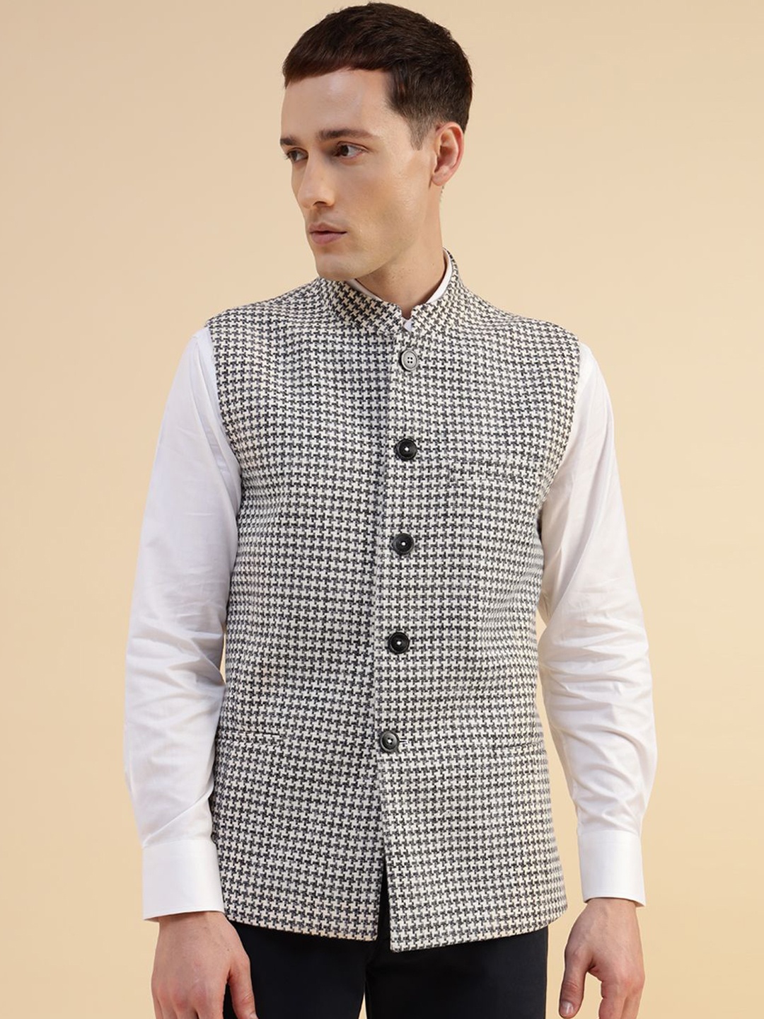 

Givo Men Checked Band Collar Nehru Jackets, Black