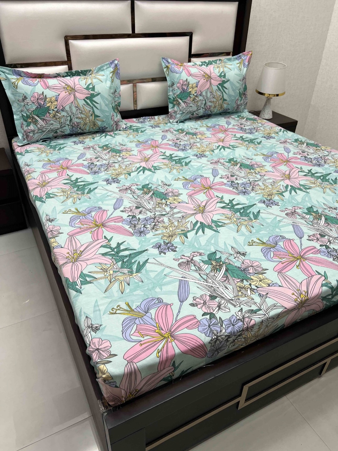 

Pure Decor Amulya Green & Pink Floral 230TC Microfiber Queen Bedsheet with 2 Pillow Covers