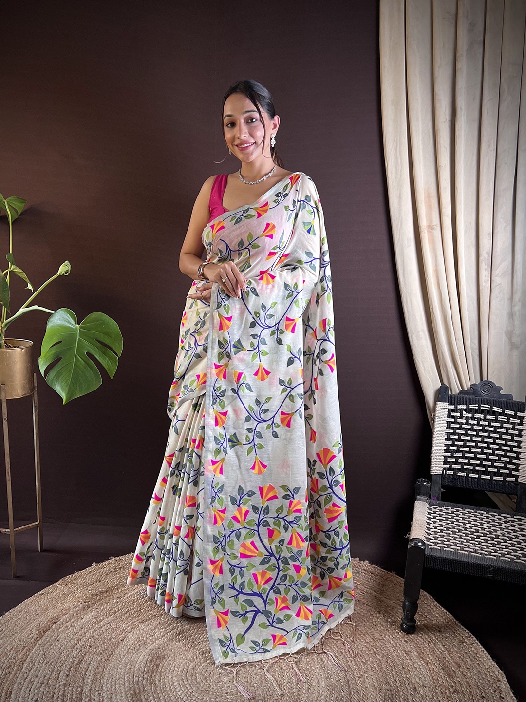

HEER FASHION Floral Embroidered Saree, Blue