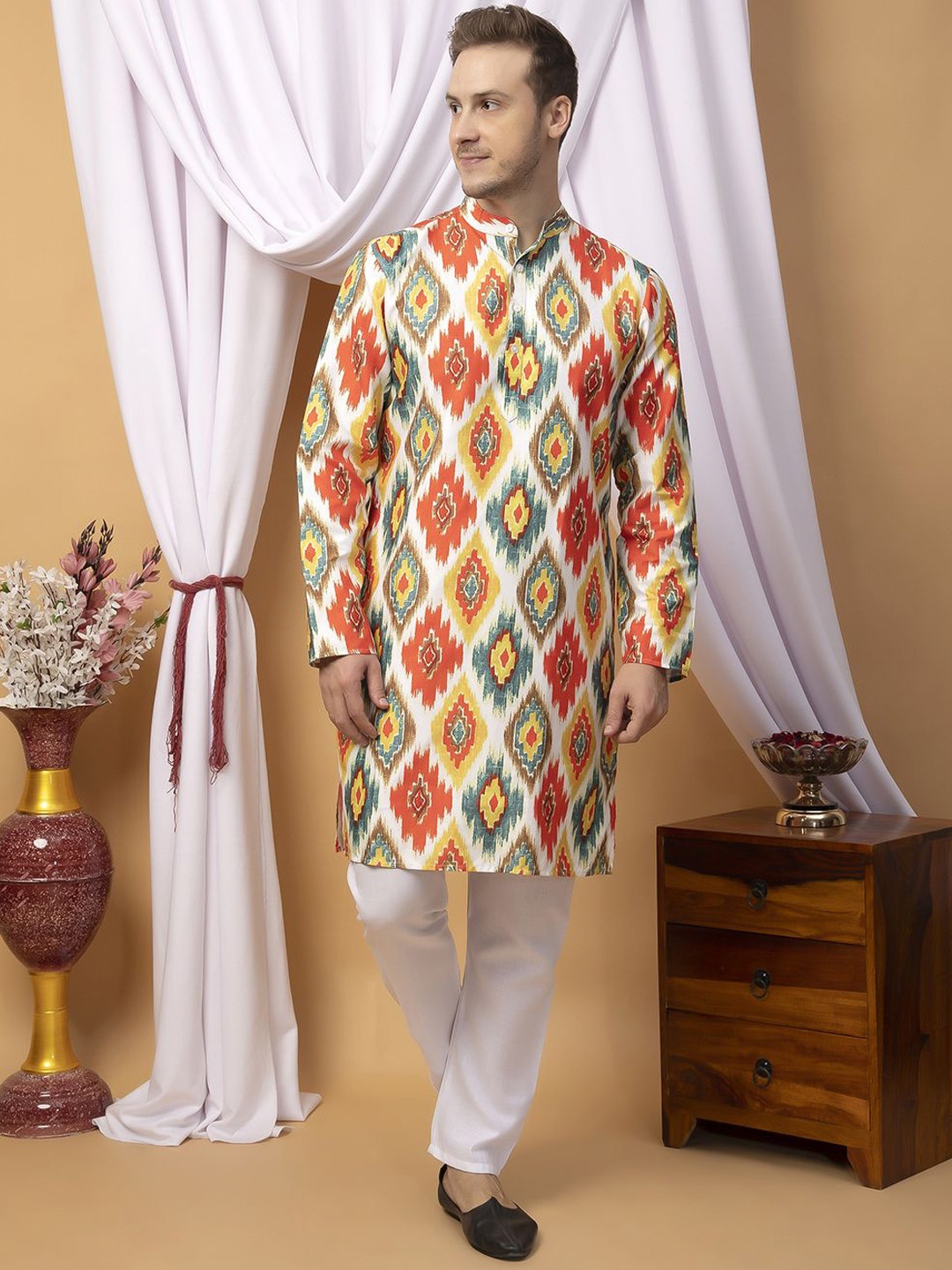 

Hangup Geometric Printed Mandarin Collar Straight Kurta with Pyjamas, Beige