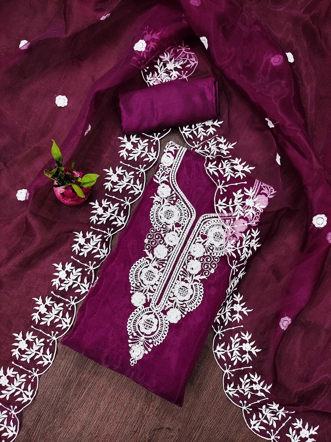 

Ishin Purple & White Ethnic Motifs Embroidered Organza Unstitched Dress Material