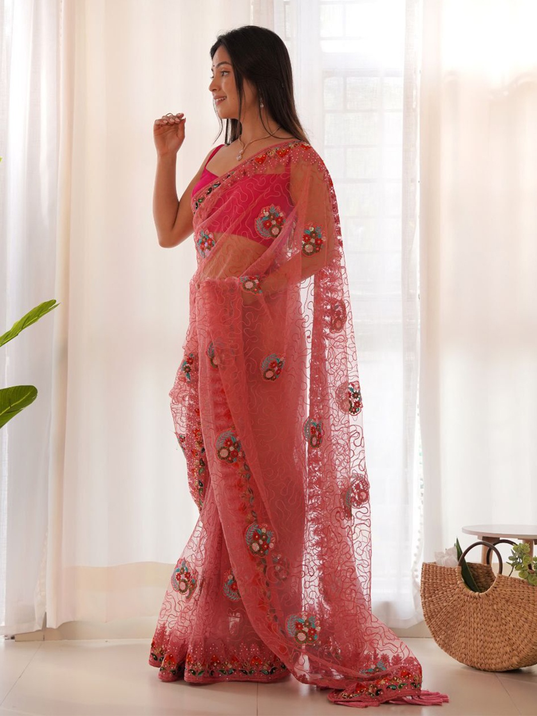 

Celeb Styles Floral Embroidered Sequinned Net Saree, Peach