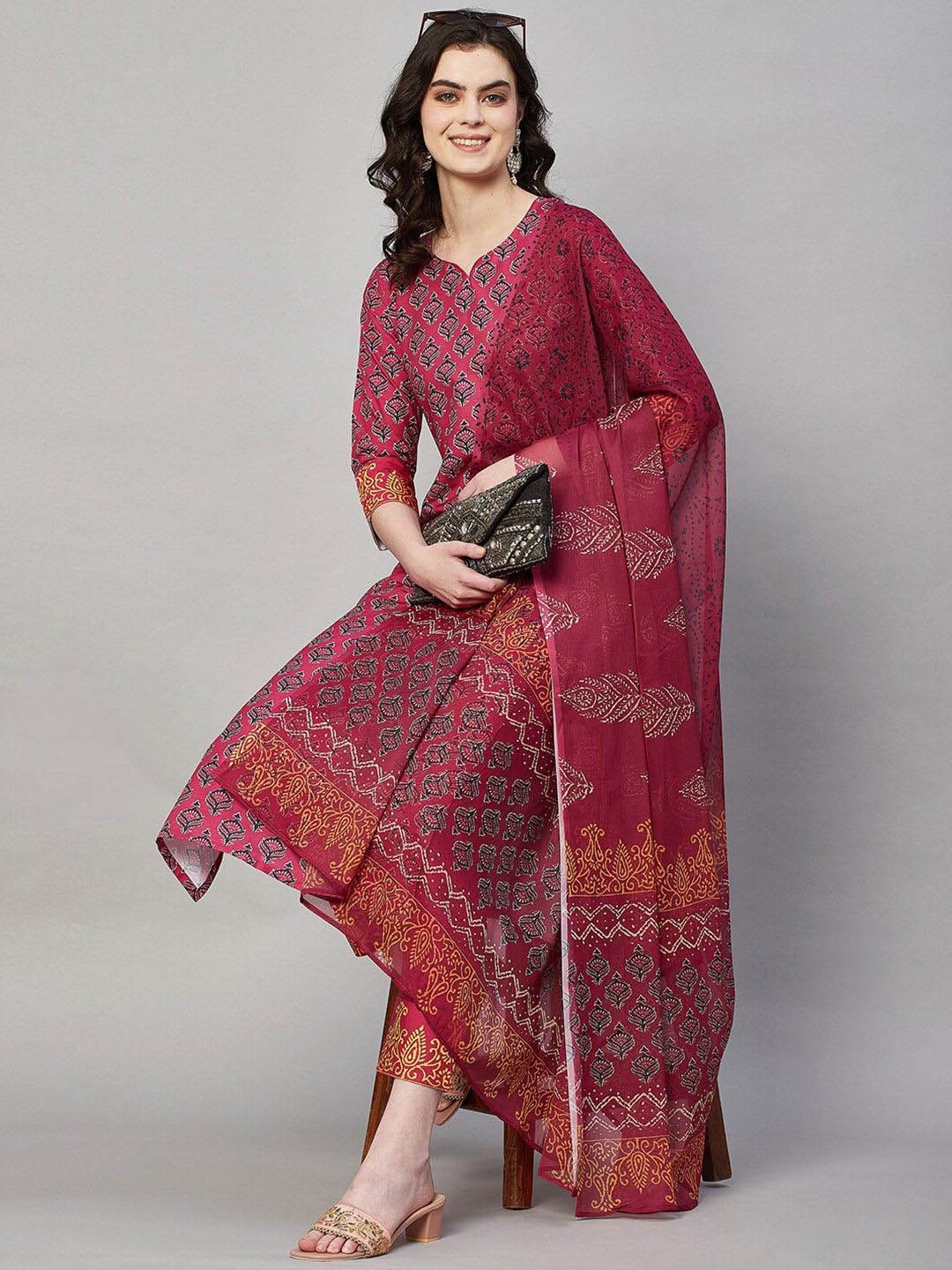 

GoSriKi Ethnic Motifs Printed Sweetheart Neck Straight Kurta With Trousers & Dupatta, Pink