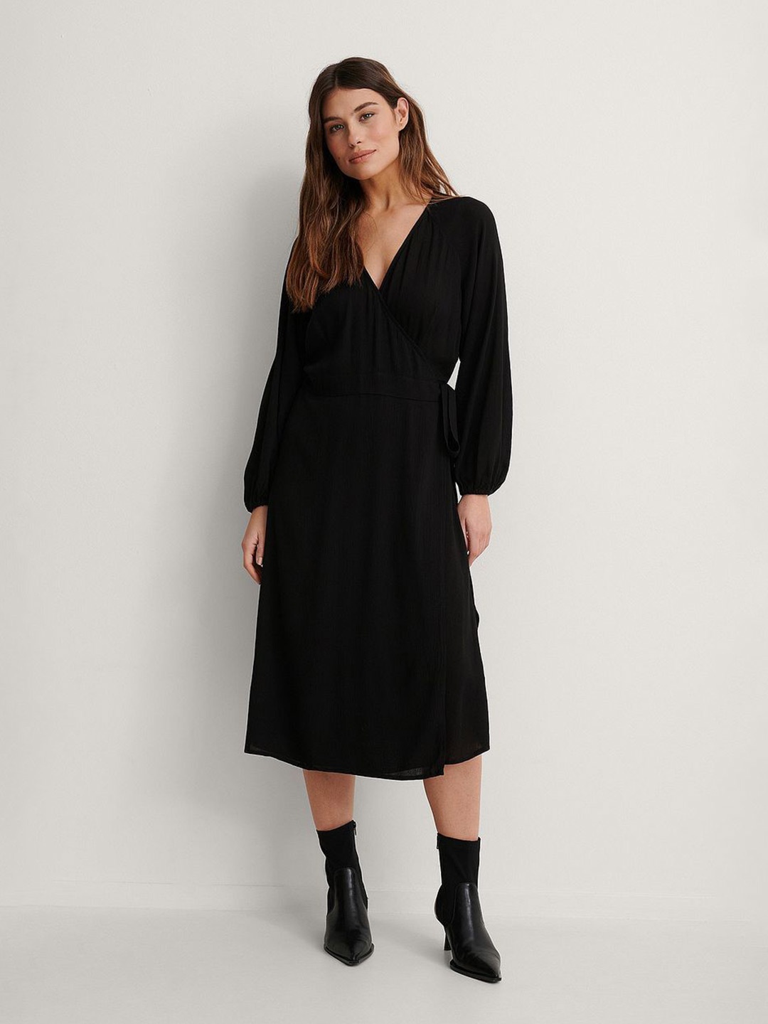 

The Roadster Lifestyle Co A-Line Midi Dress, Black