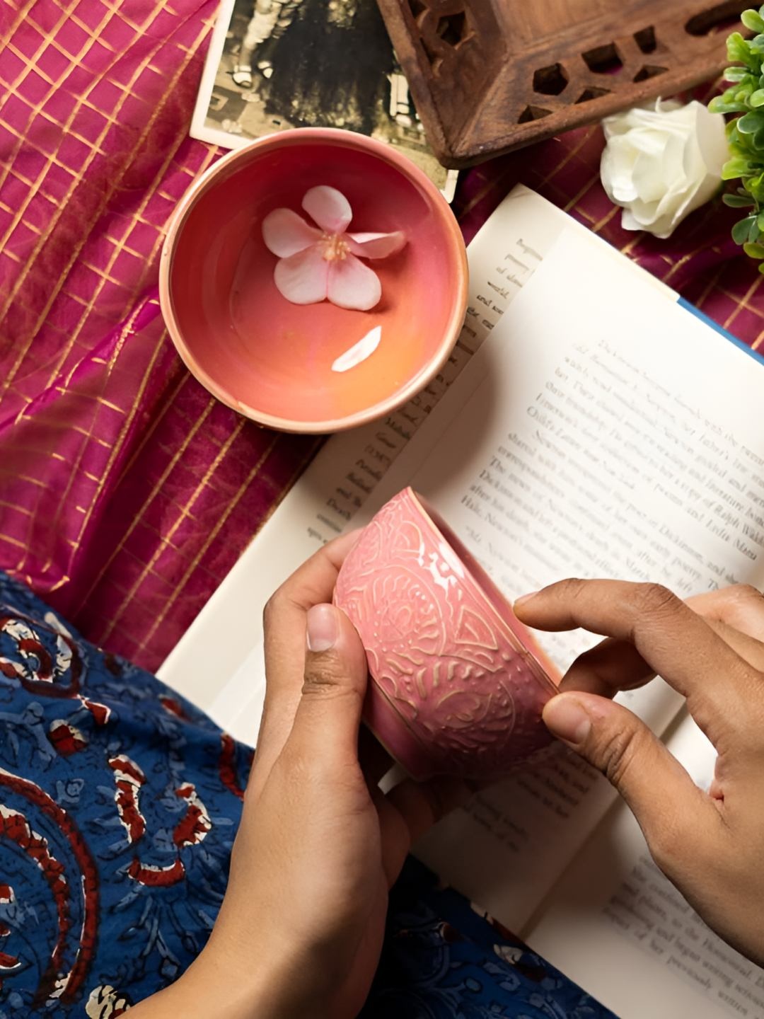 

AMALAFIEE CERAMICS Pink 2 Pieces Textured Ceramic Microwave Safe Serving Bowls