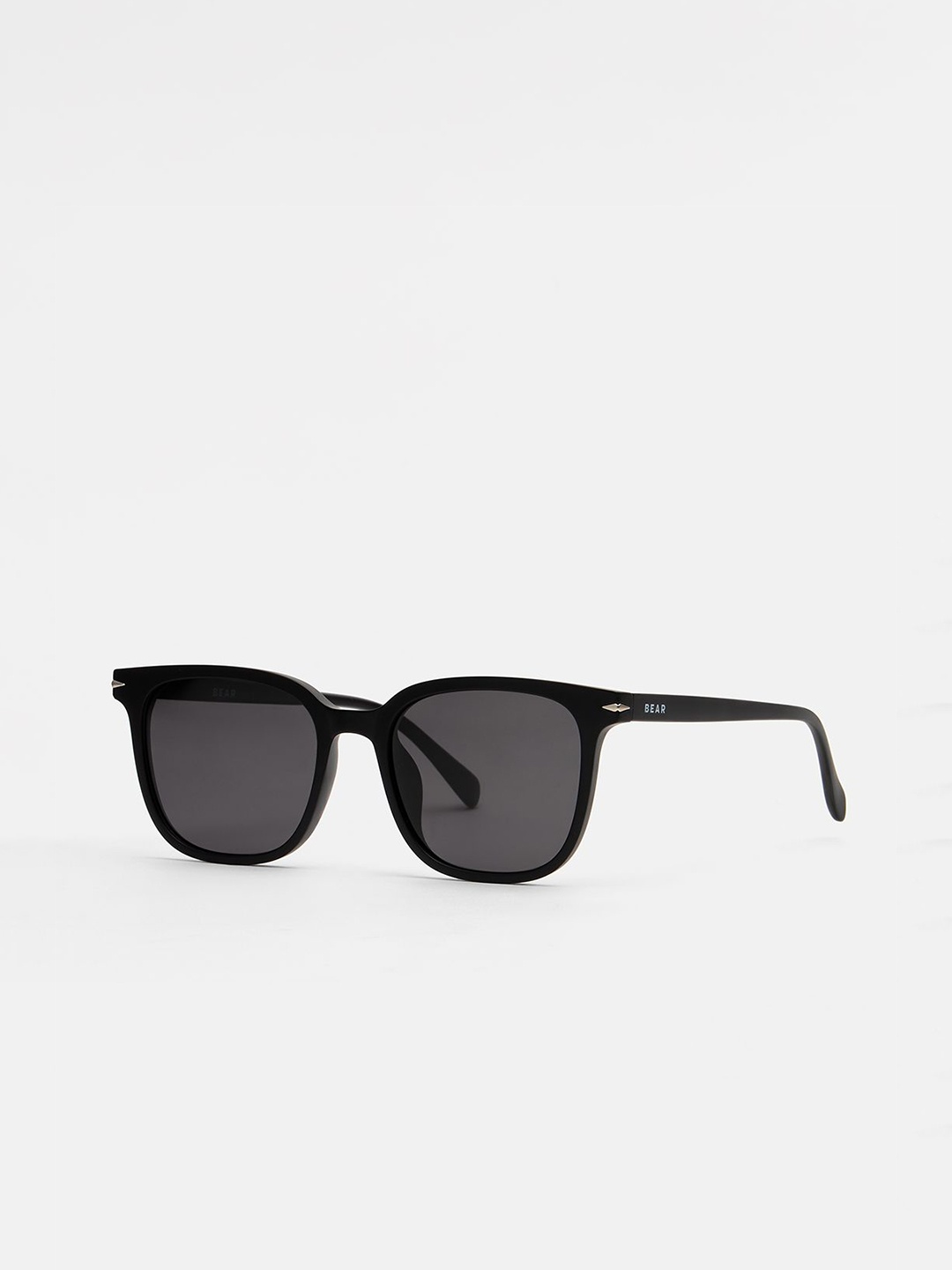 

THE BEAR HOUSE Men Wayfarer Sunglasses, Grey