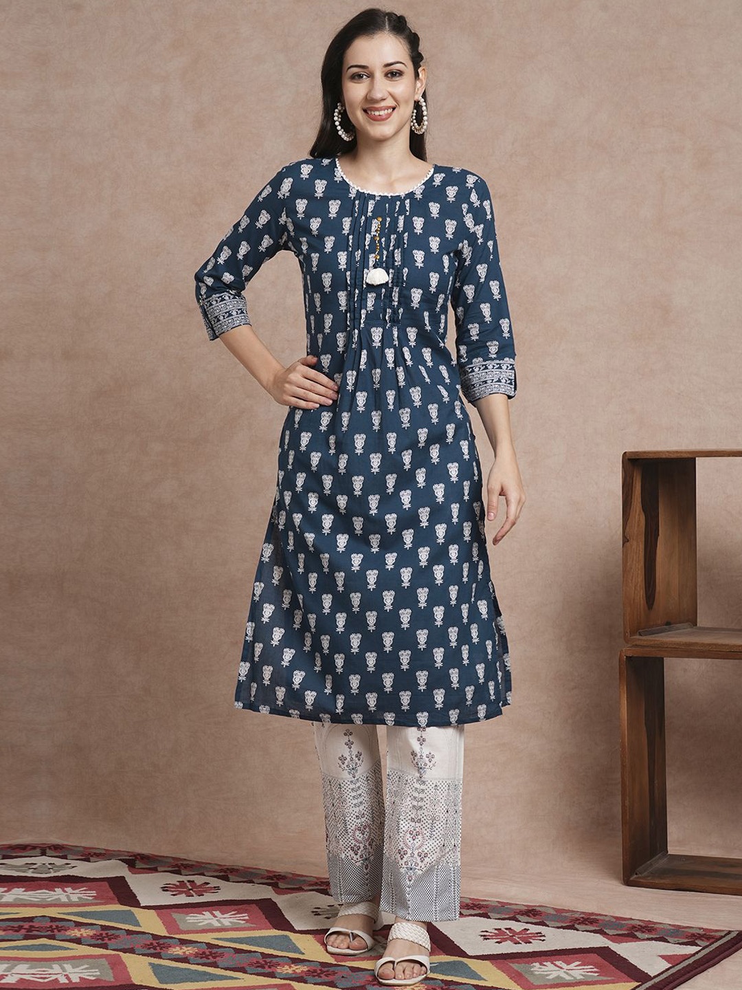 

FASHOR Floral Printed Round Neck Pure Cotton Straight Kurta With Trousers, Blue