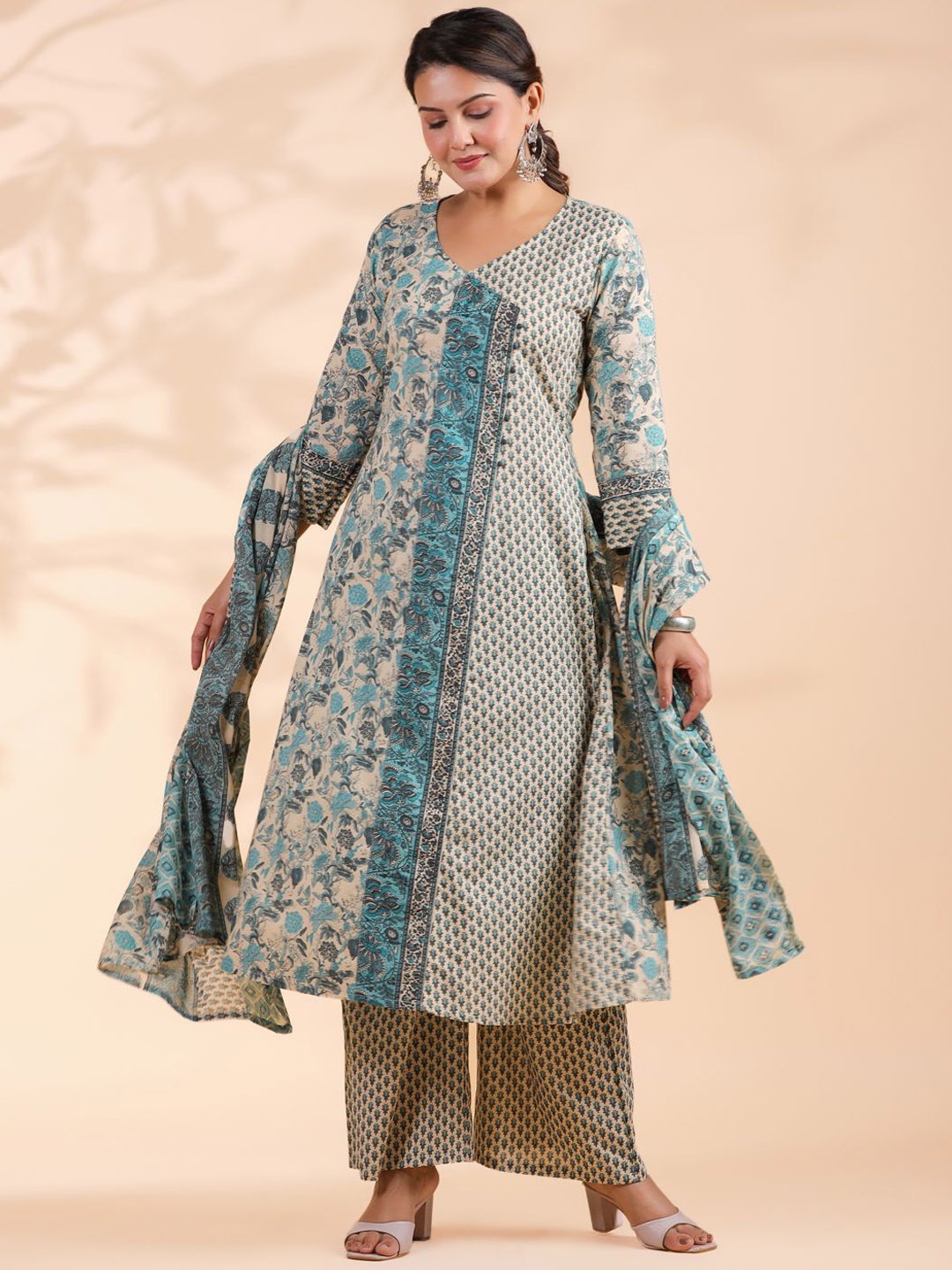

Vbuyz Floral Printed Angrakha Pure Cotton Kurta With Palazzos & Dupatta, Blue