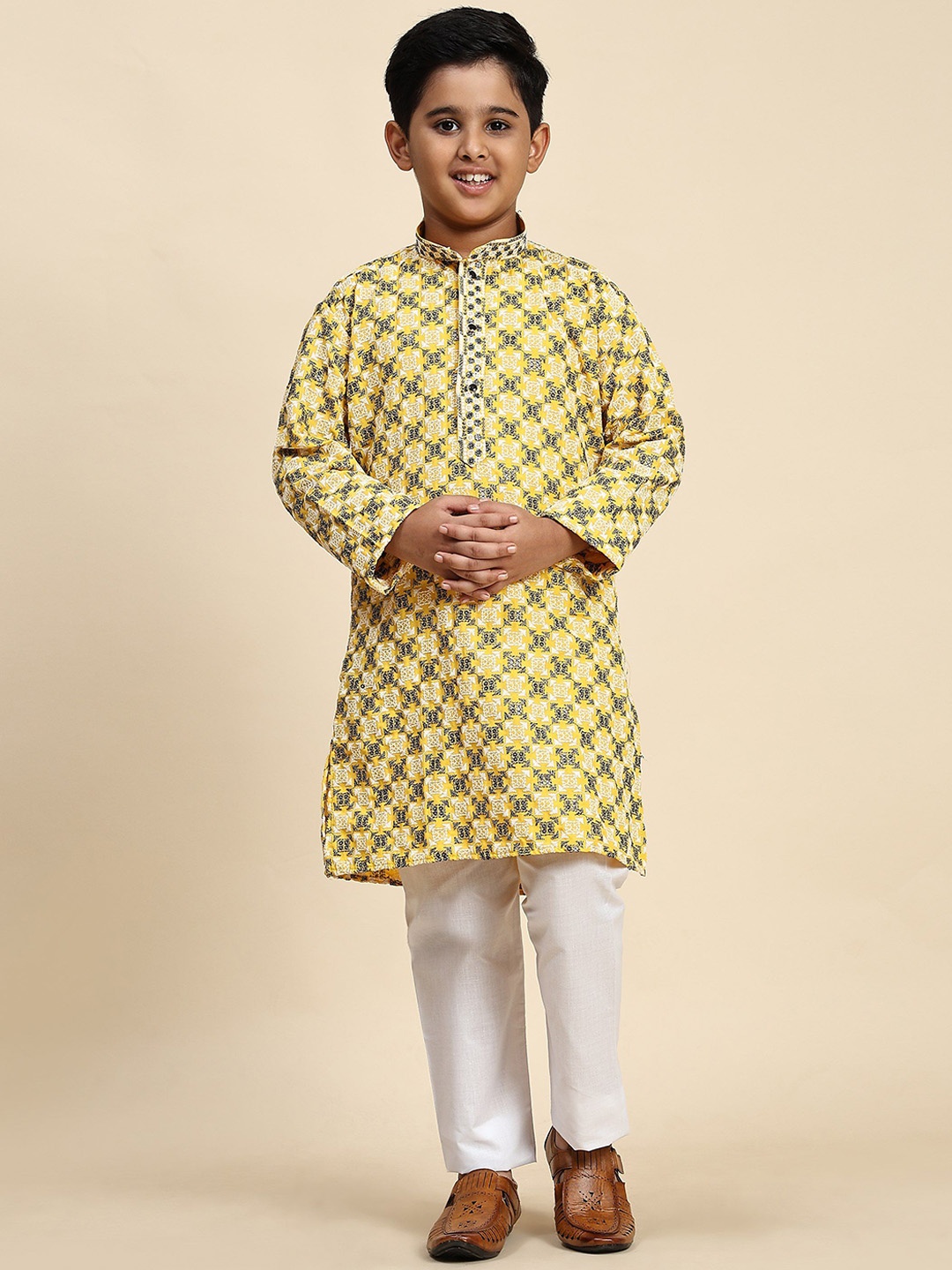 

Pro-Ethic STYLE DEVELOPER Boys Geometric Embroidered Sequinned Pure Cotton Kurta & Pyjamas, Yellow