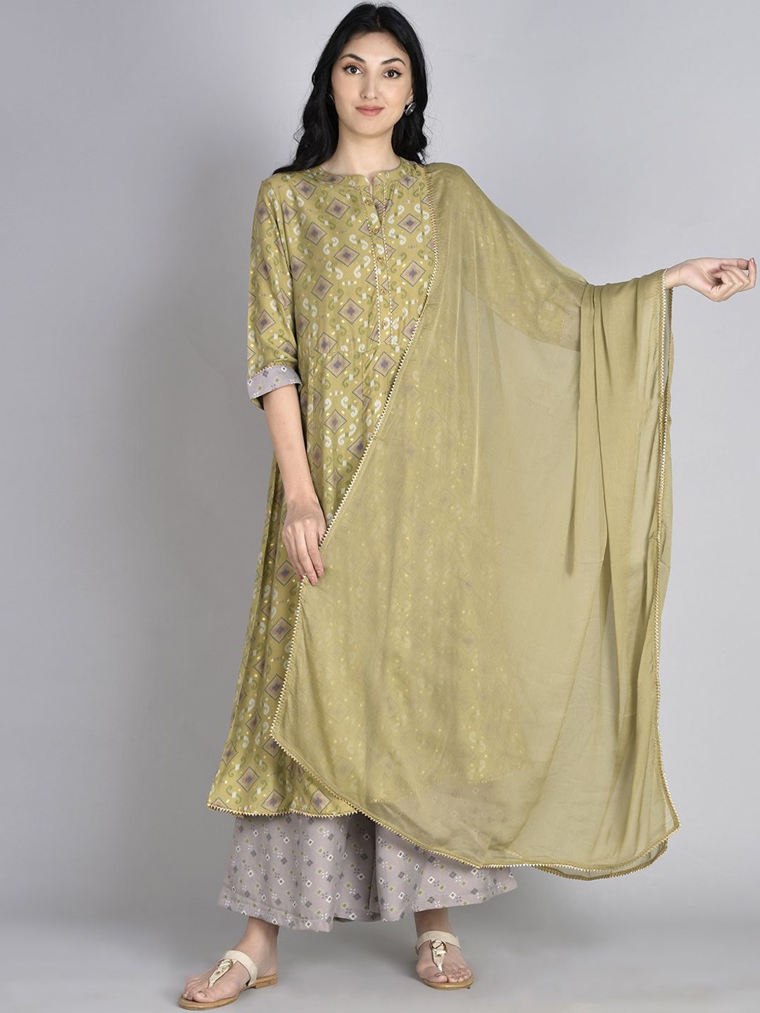 

Shree Geometric Printed Mandarin Collar Gotta Patti A-Line Kurta With Palazzo & Duppatta, Green