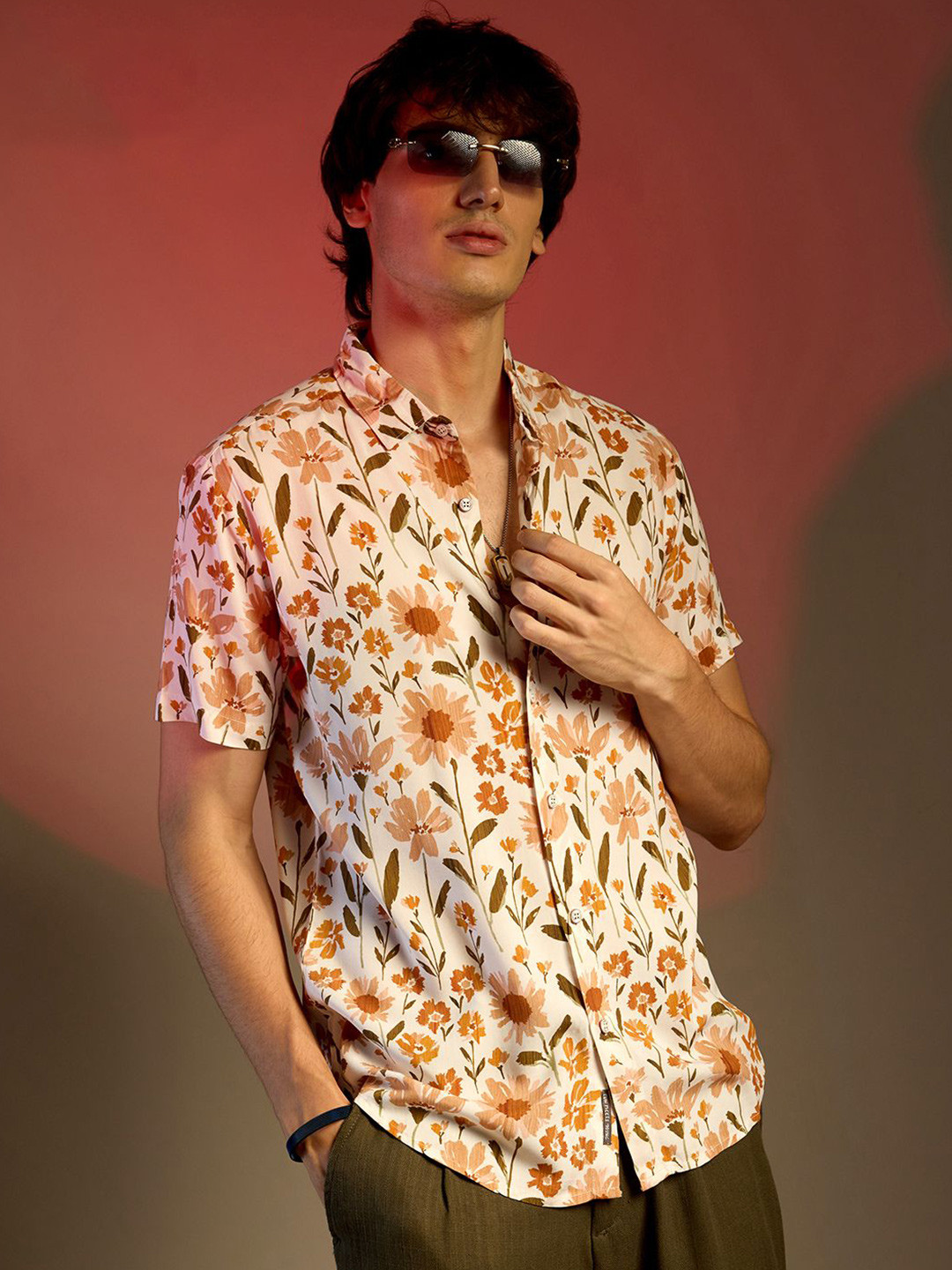 

Campus Sutra Men Comfort Spread Collar Floral Printed Casual Shirt, Orange
