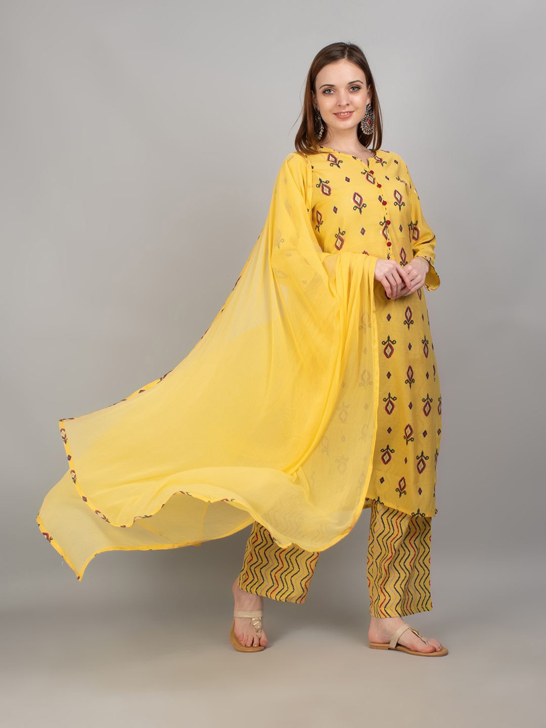 

Shree Geometric Printed Straight Kurta with Trousers & Dupatta, Yellow