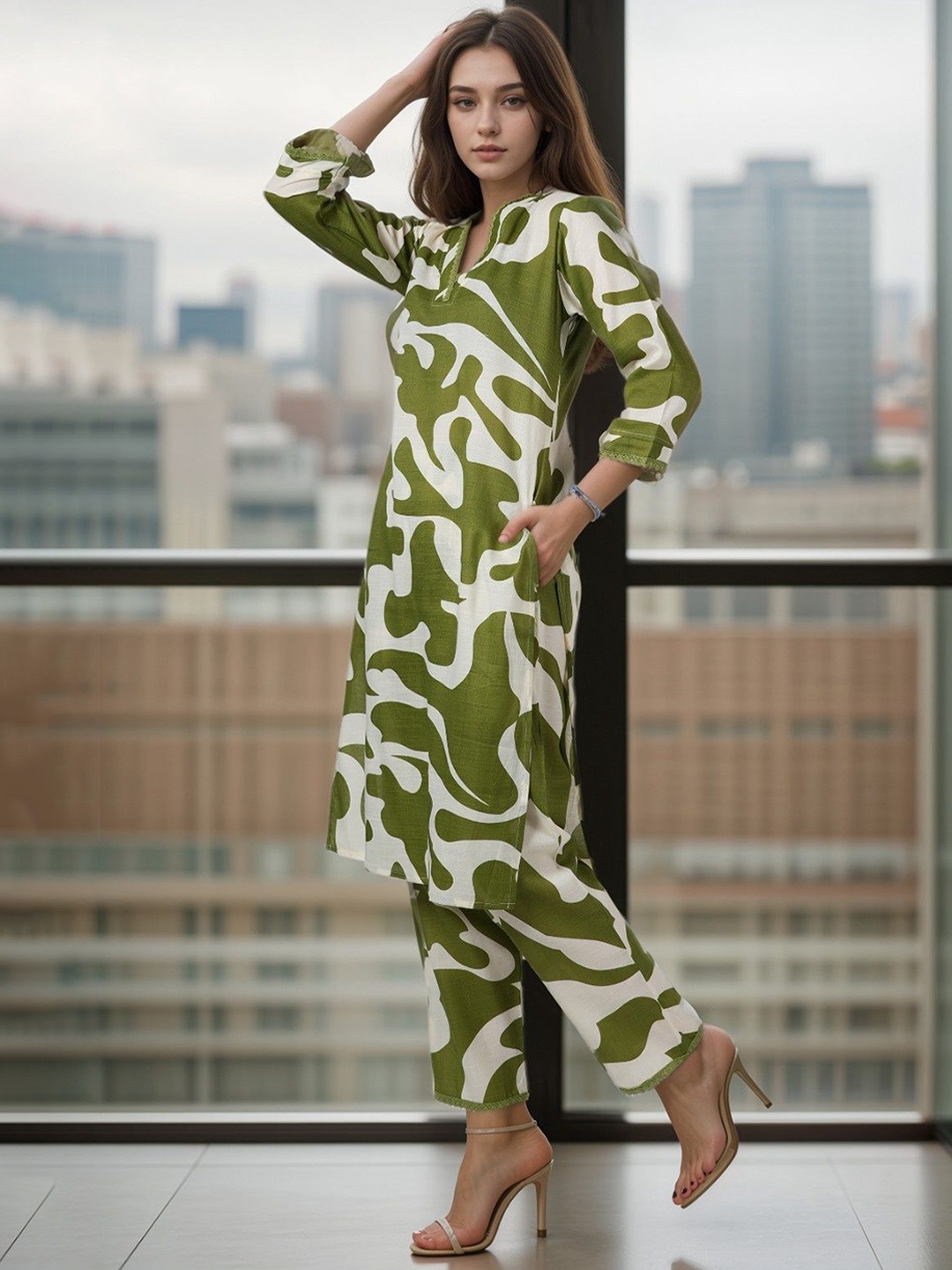 

BAESD Abstract Printed V-Neck A-Line Kurta with Trousers, Green