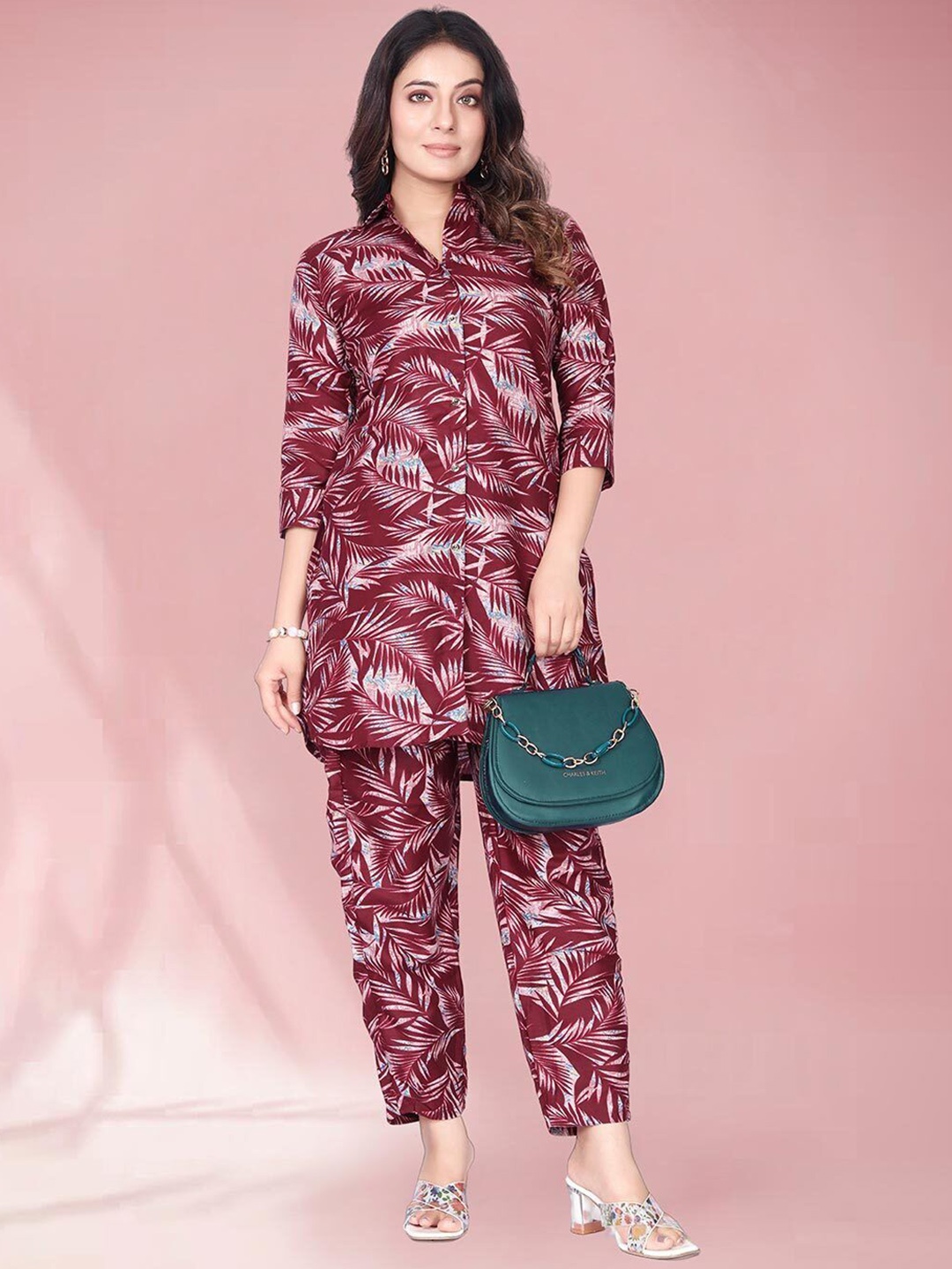 

NIJANAND TEXTILE Women Printed Pure Cotton Kurti with Trousers, Maroon