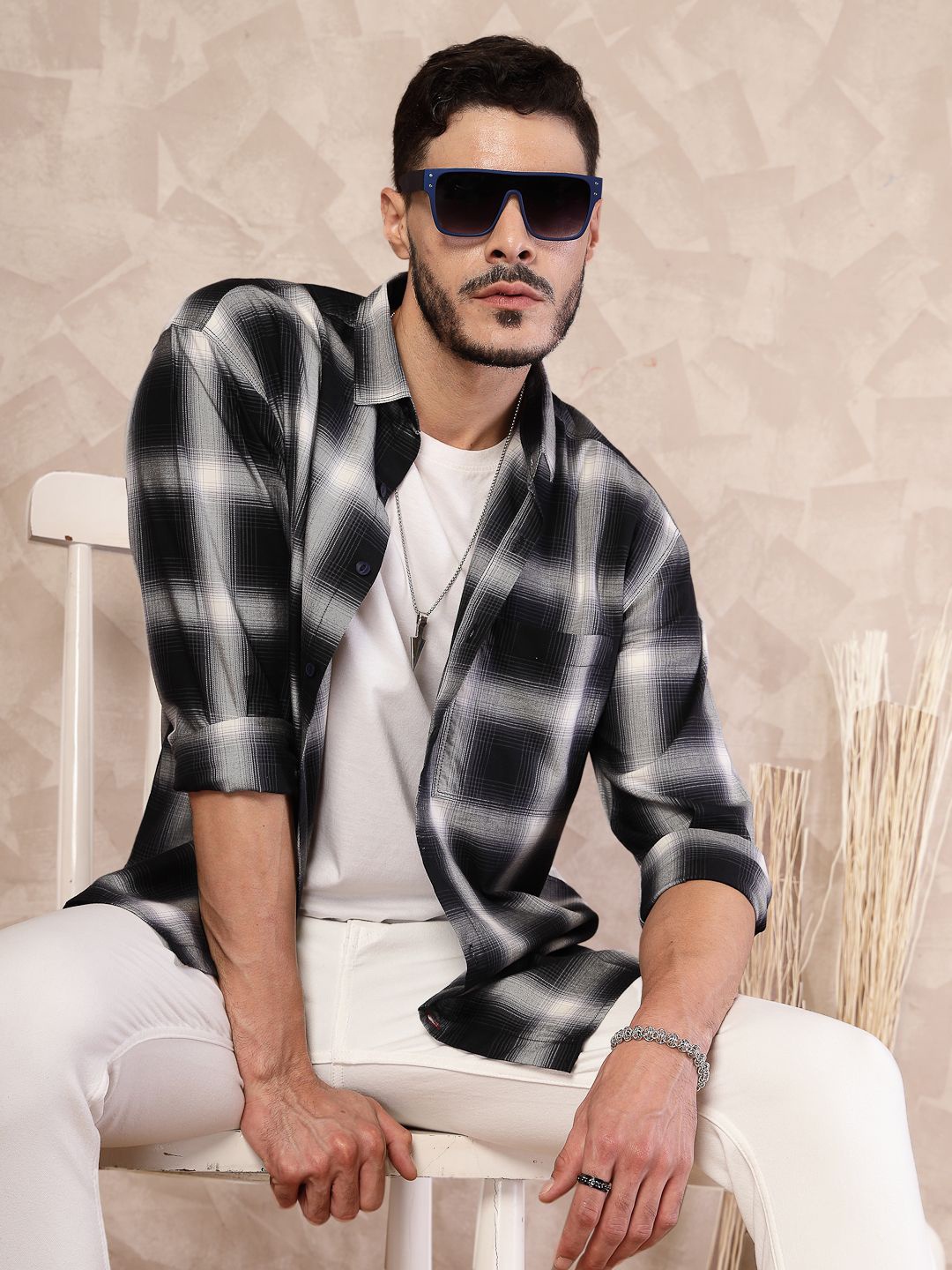 

The Roadster Lifestyle Co. Men Relaxed Spread Collar Tartan Checked Cotton Casual Shirt, Grey