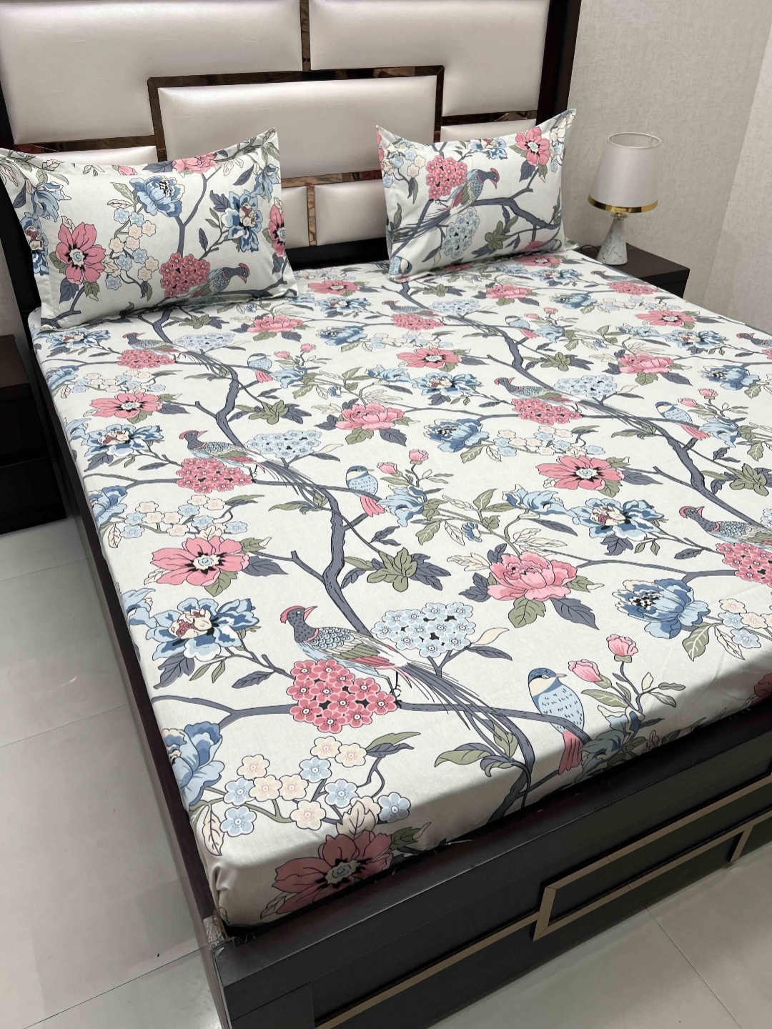 

Pure Decor Amulya White Floral Printed Microfiber Queen Bedsheet With 2 Pillow Covers