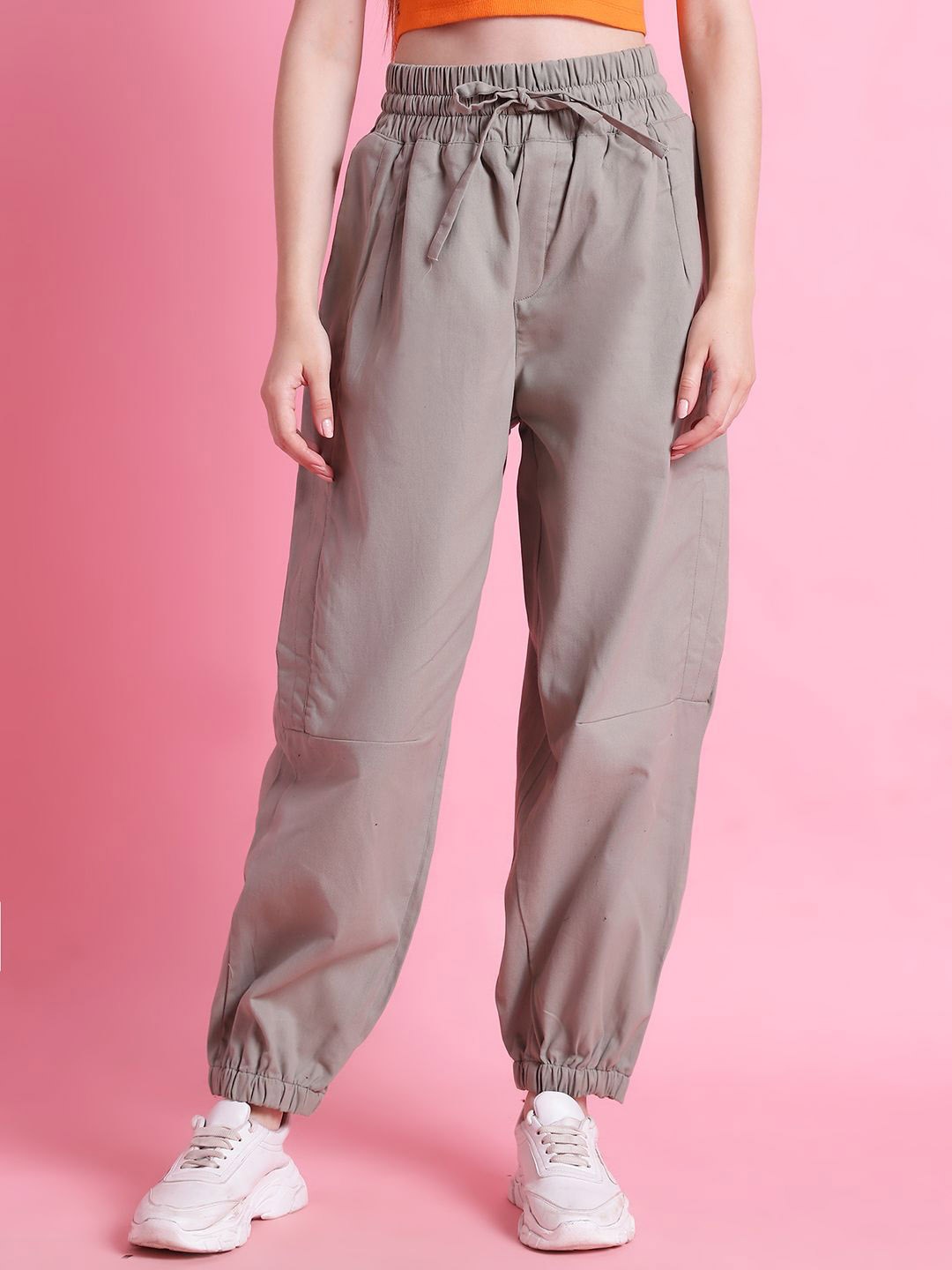 

TAG 7 Women Relaxed Loose Fit High-Rise Cargos Trousers, Green