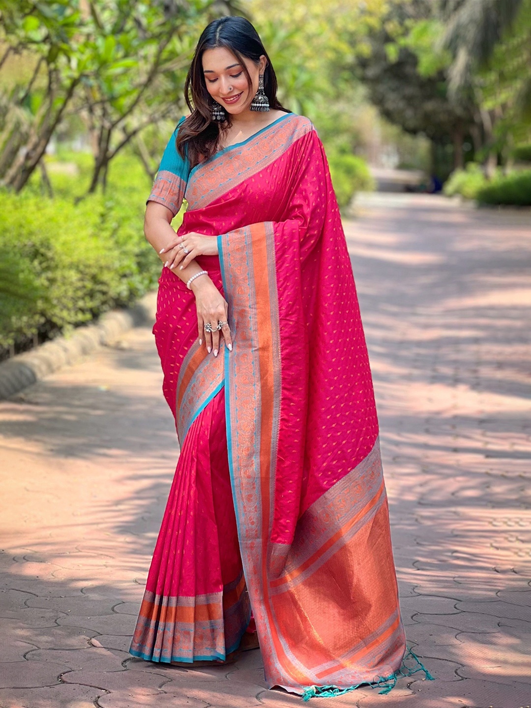 

Mitera Woven Design Zari Banarasi Saree, Pink