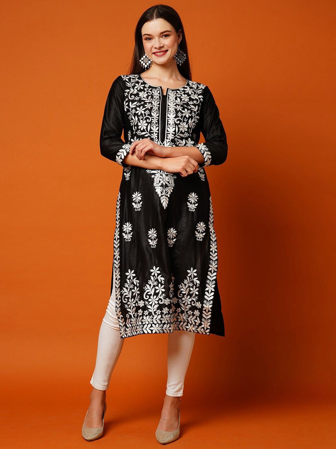 

GoSriKi Floral Embroidered Chikankari Notch Neck Straight Kurta, Black