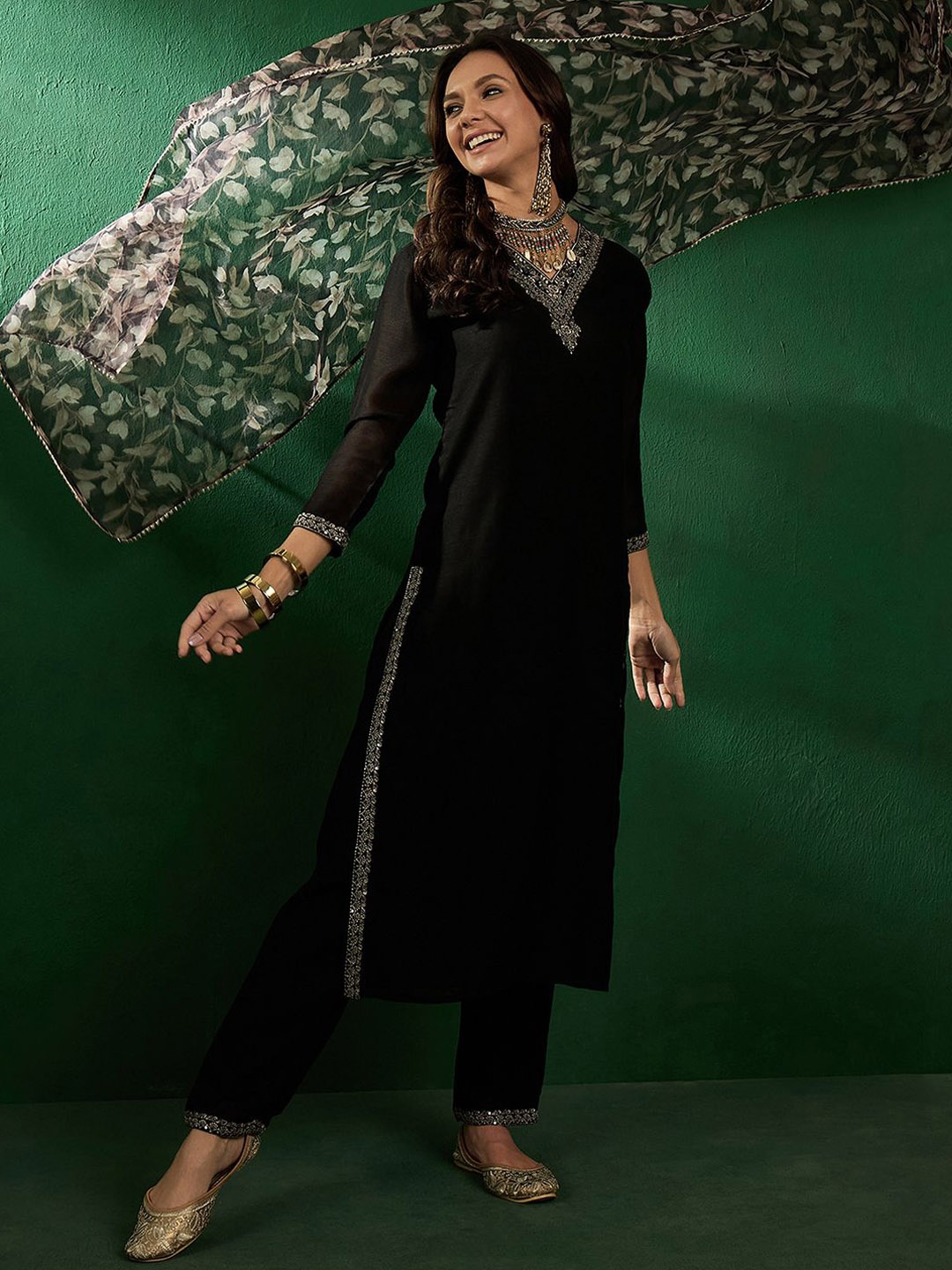 

Sangria Ethnic Motifs Yoke Design Sequinned V-Neck Straight Kurta With Trouser & Dupatta, Black