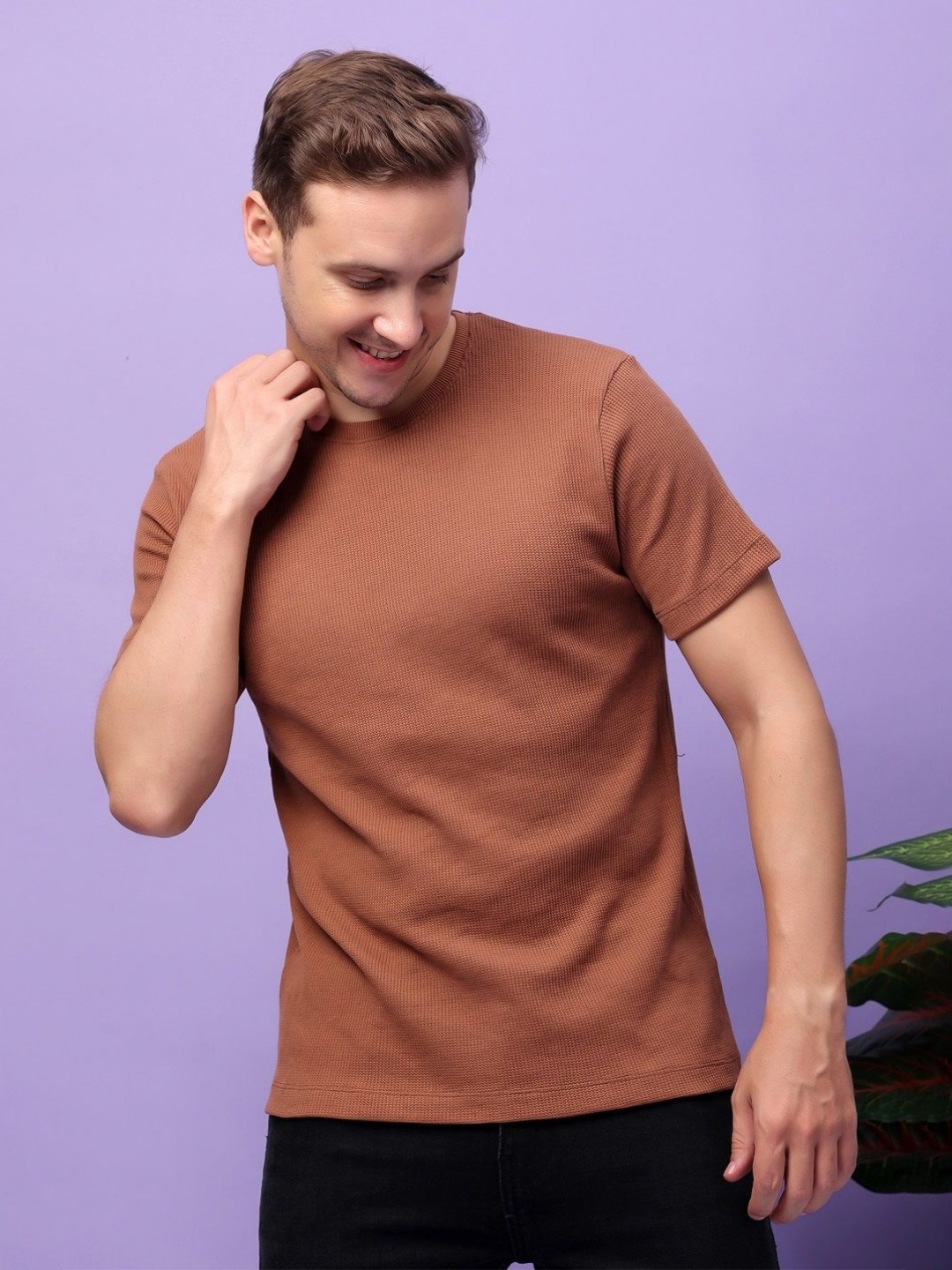 

Friskers Men Solid Round Neck Cotton Slim Fit T-shirt, Brown