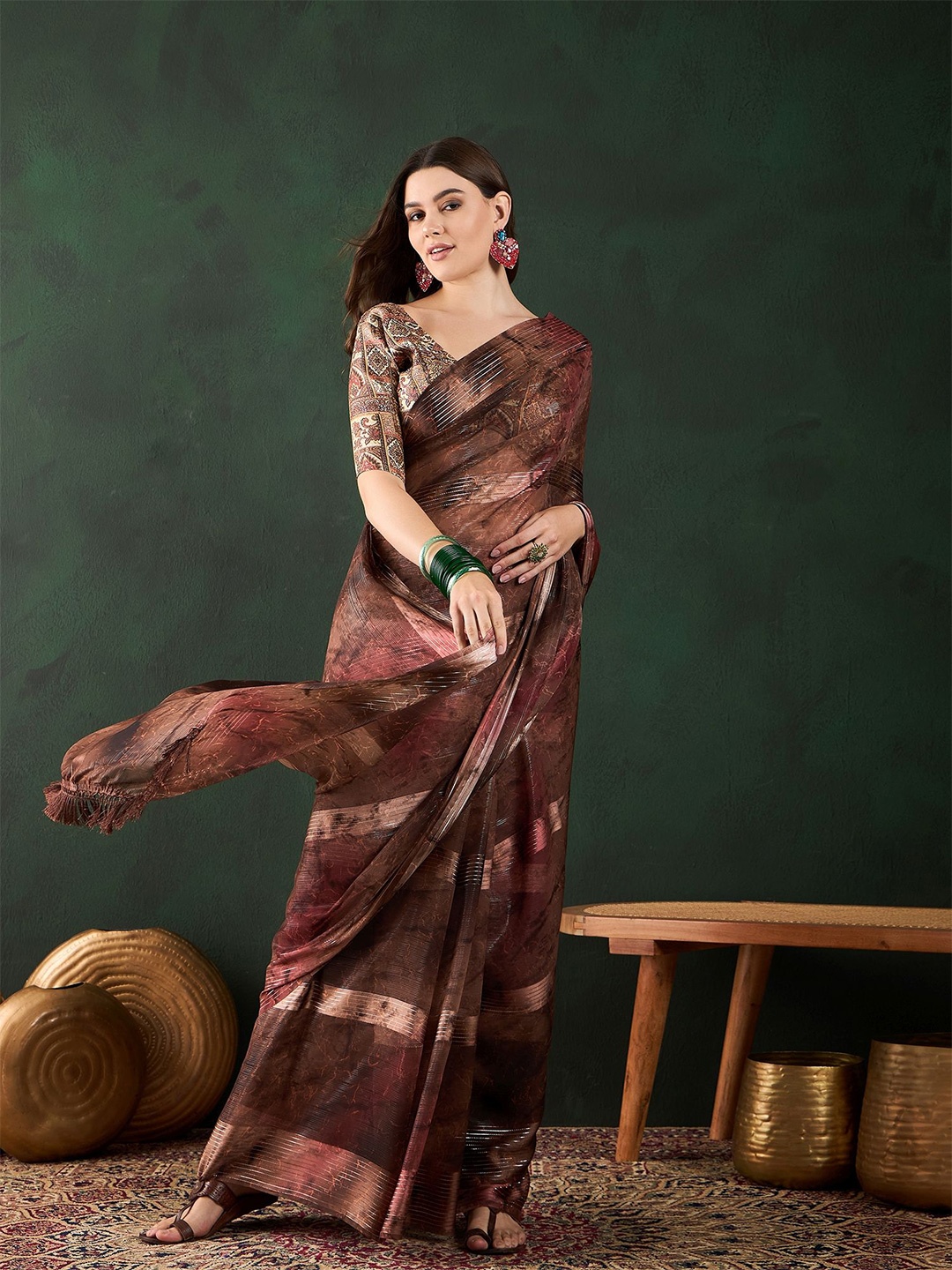 

Sangria Striped Printed Saree, Brown