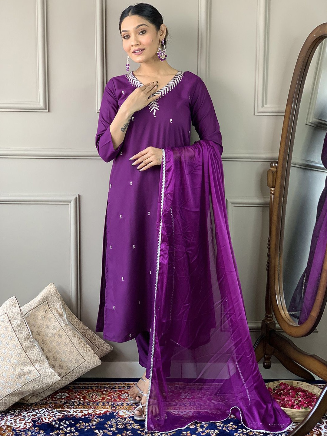 

ZIBLON Women Ethnic Motifs Embroidered Regular Sequinned Kurti with Trousers & With Dupatta, Purple
