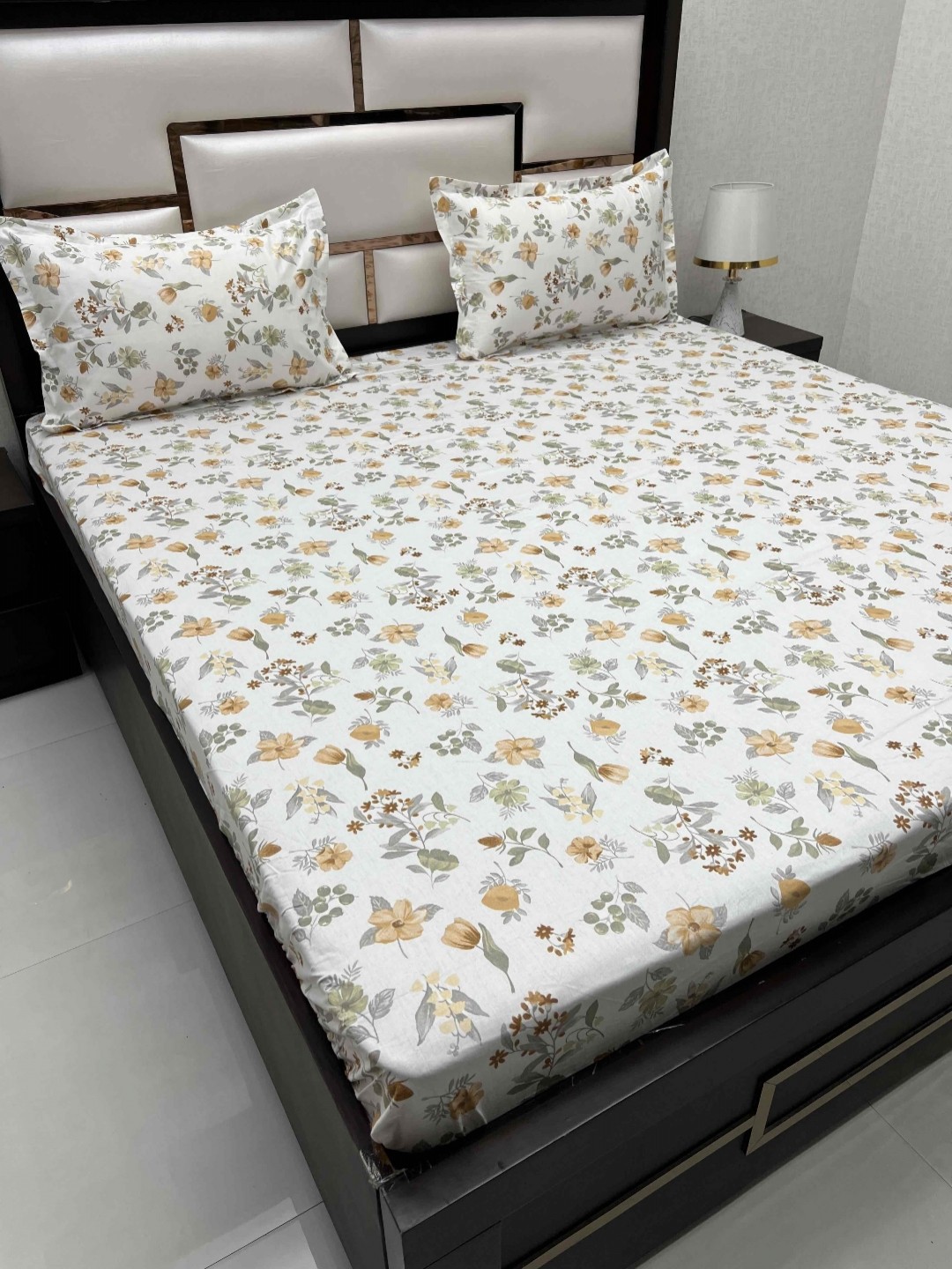 

Pure Decor Sapphire White Printed 400 TC Pure Cotton Fitted Super King Bedsheet Set