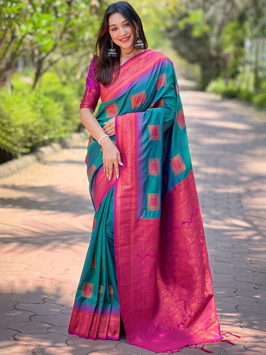 

Mitera Ethnic Motifs Woven Design Zari Banarasi Saree, Teal