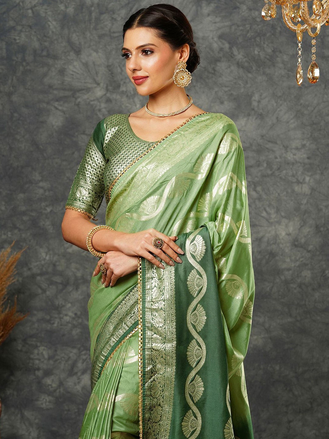 

Satrani Ethnic Motifs Woven Design Embroidered Banarasi Saree, Green