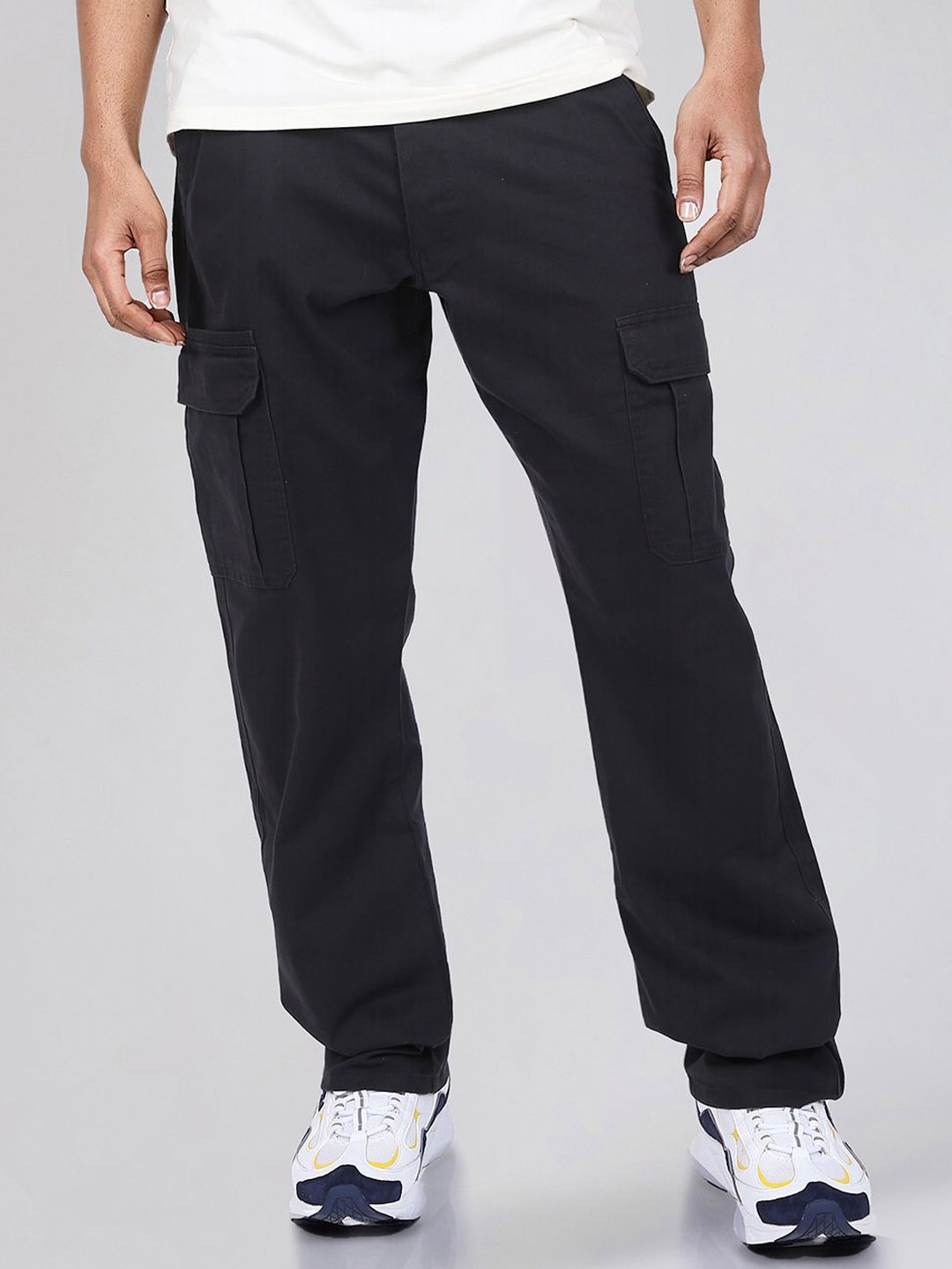 

Wrangler Men Relaxed Loose Fit Cargos Trousers, Black