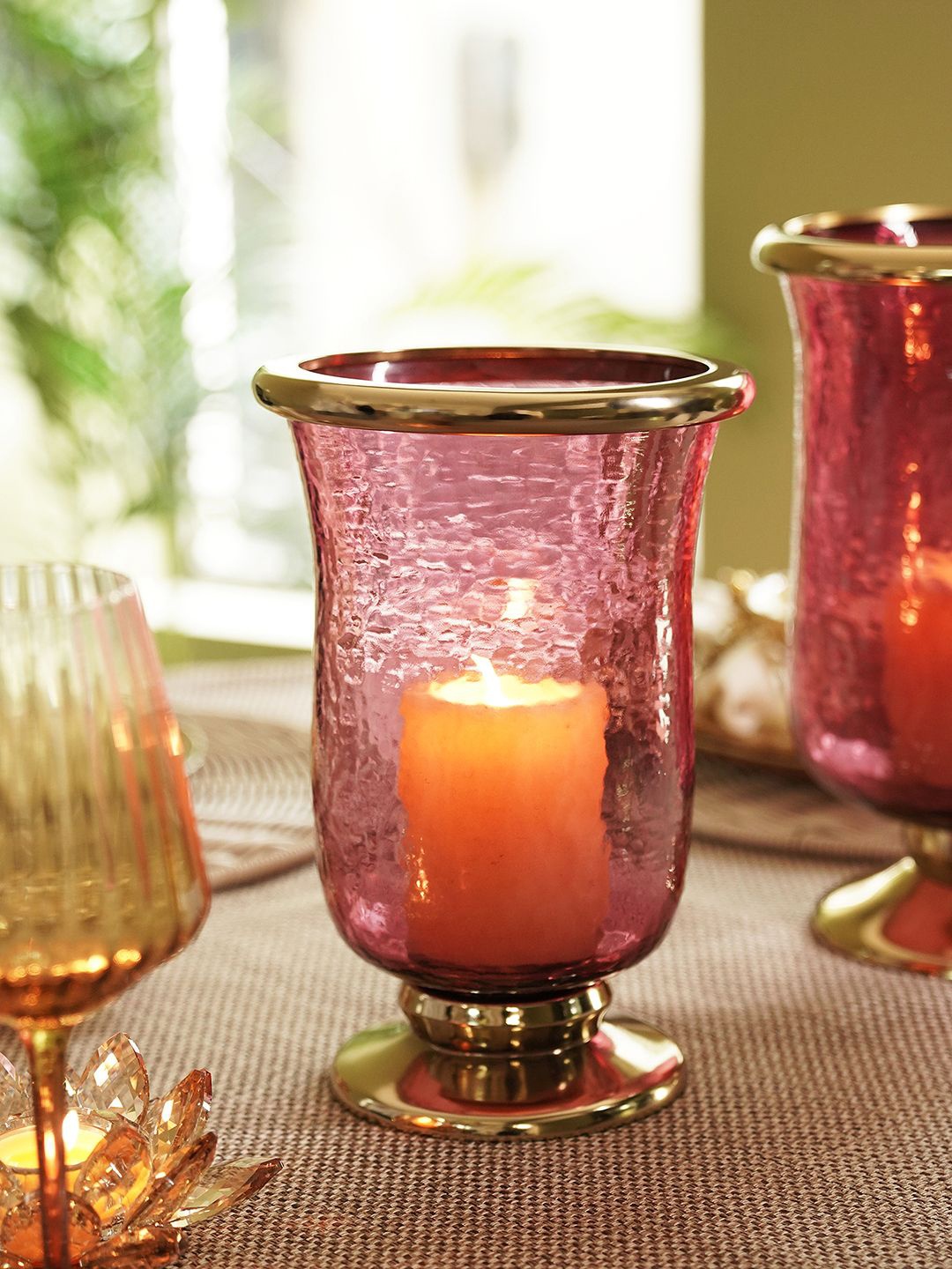 

Pure Home and Living Red & Gold-Toned Textured Candle Holder