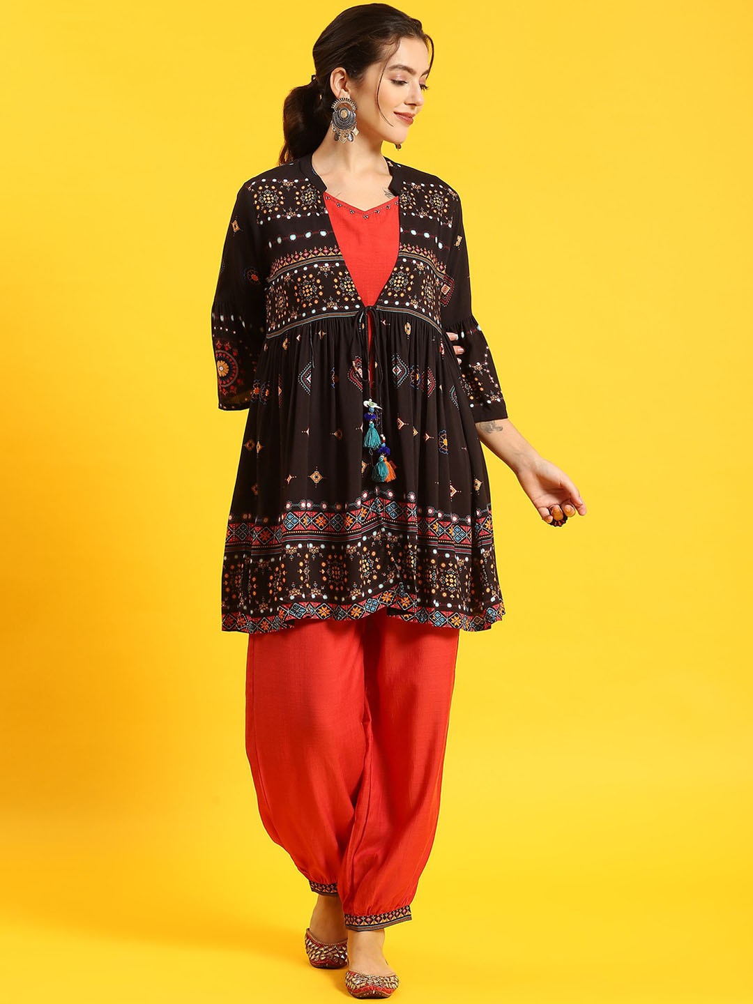 

Shree Floral Embellished V-Neck Beaded Kurti With Salwar & Jacket, Black