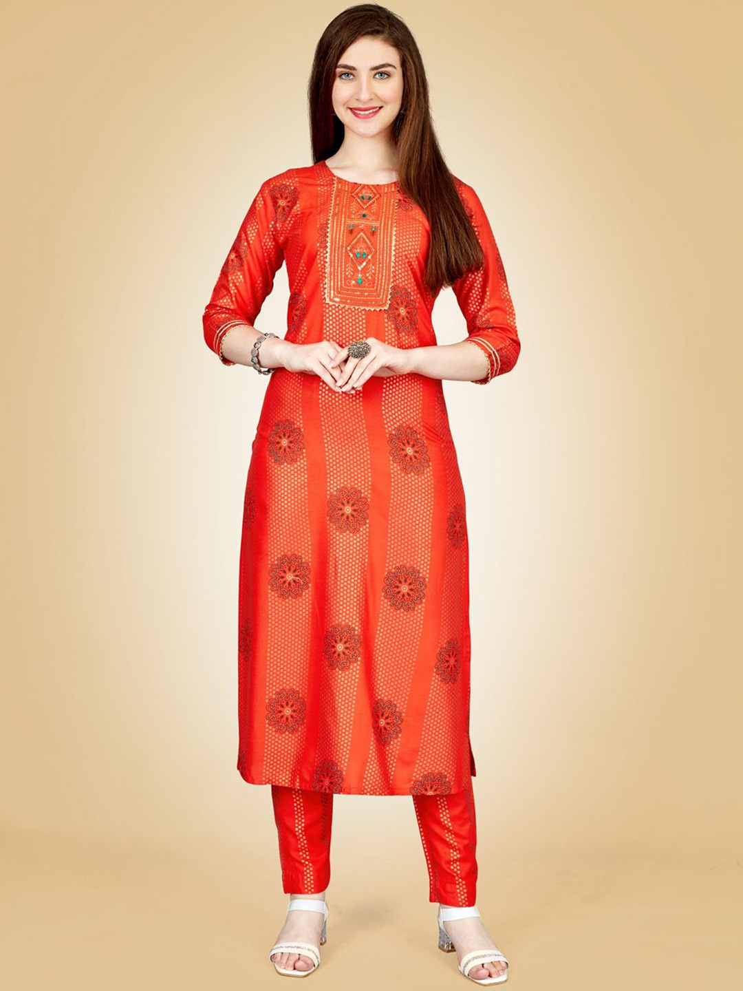 

KAYOMMI Ethnic Motifs Printed Gotta Patti Kurta with Trouser, Orange