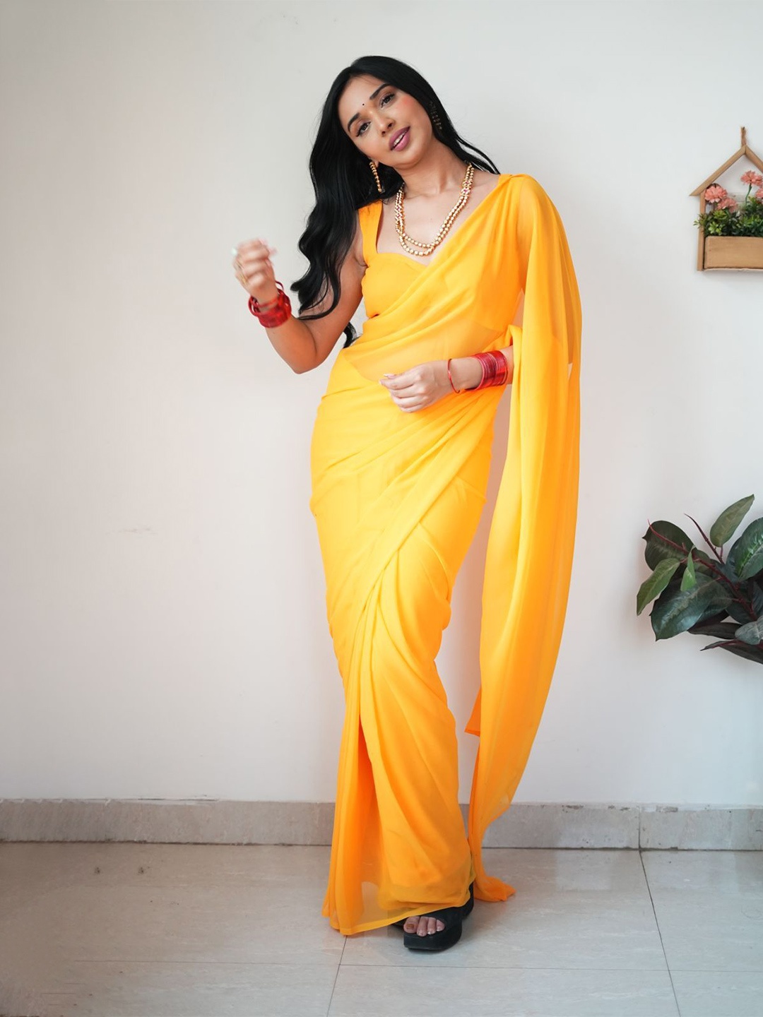 

Sidhidata Ready to Wear Saree, Gold
