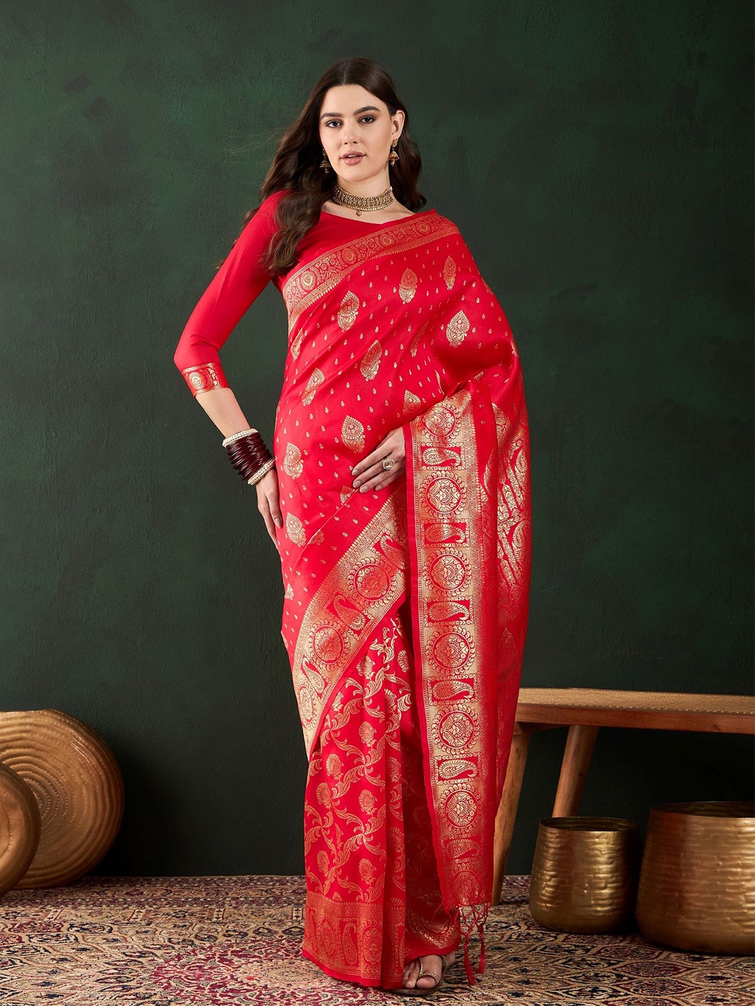 

Sangria Ethnic Motifs Woven Design Banarasi Saree With Unstitched Blouse, Red