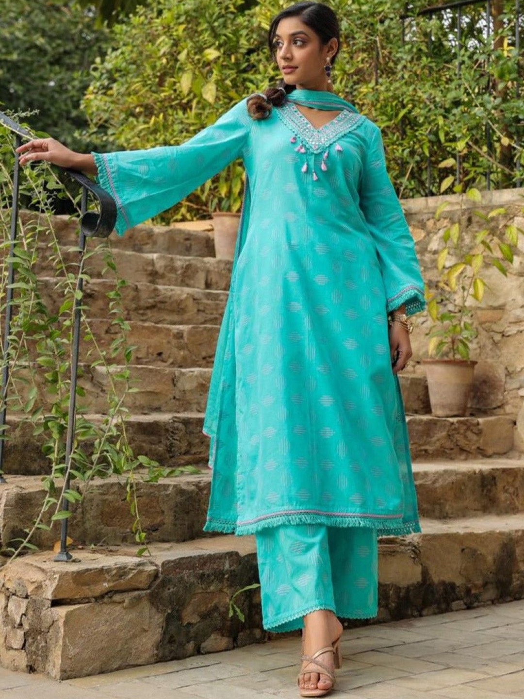 

AUTUMN LANE Embroidered V-Neck Pure Cotton Straight Kurta with Palazzos & Dupatta, Blue