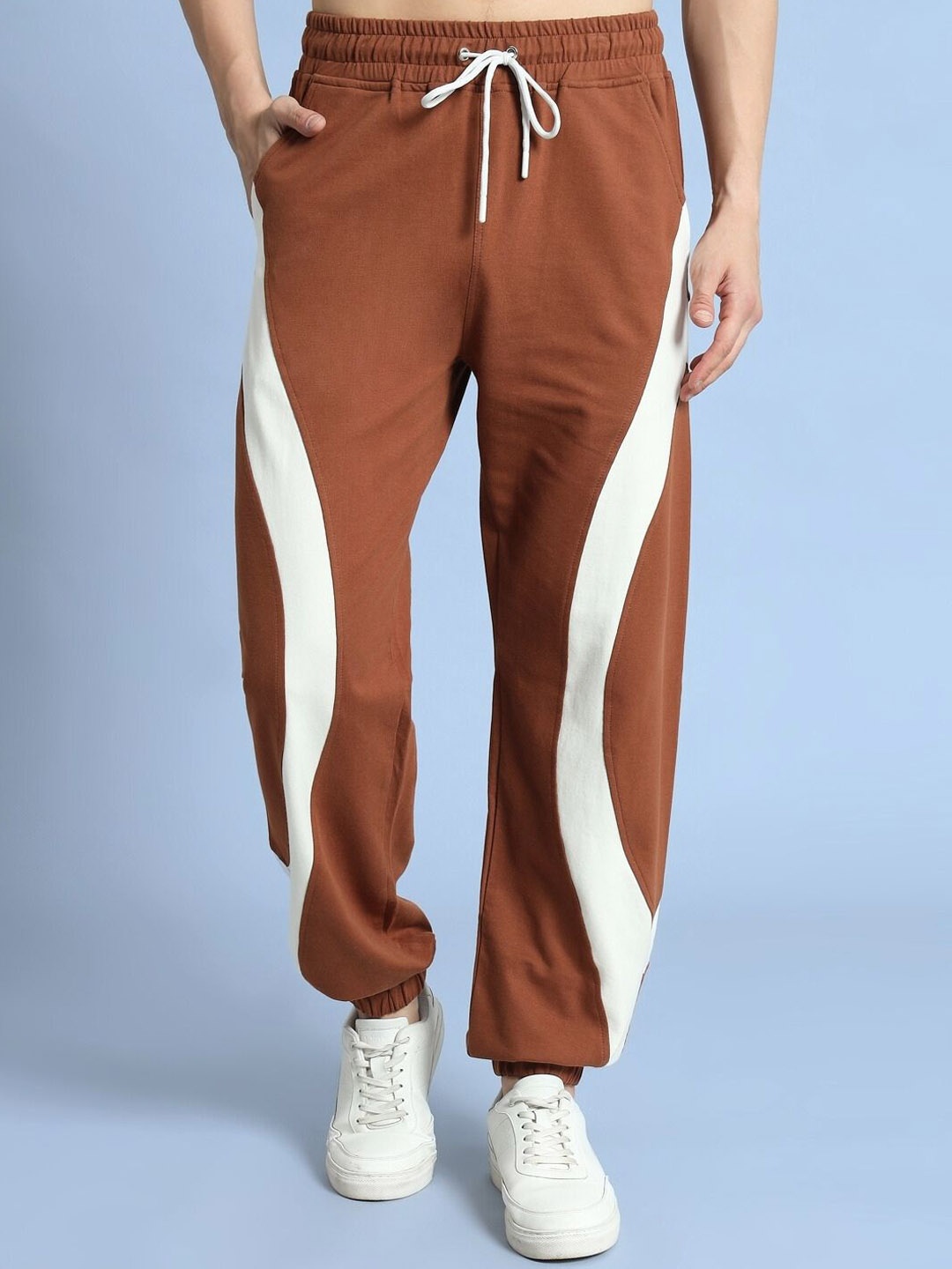 

WEARDUDS Men Mid-Rise Joggers, Brown
