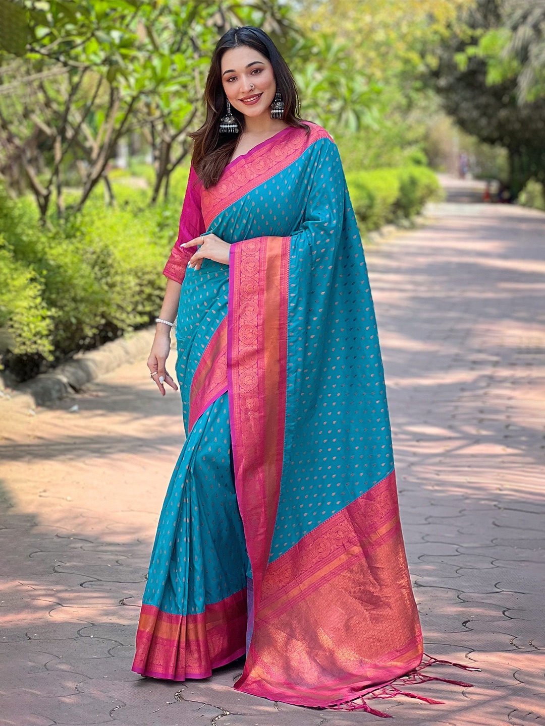 

Mitera Zari Woven Banarasi Saree, Blue