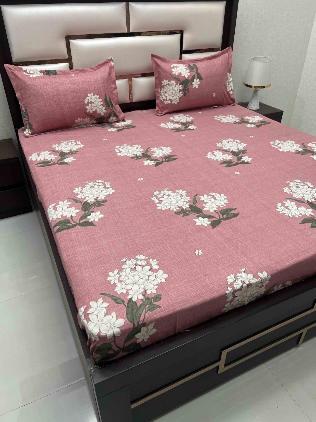 

Pure Decor Amulya Pink Printed 240 TC Microfiber Double Queen Bedsheet Set