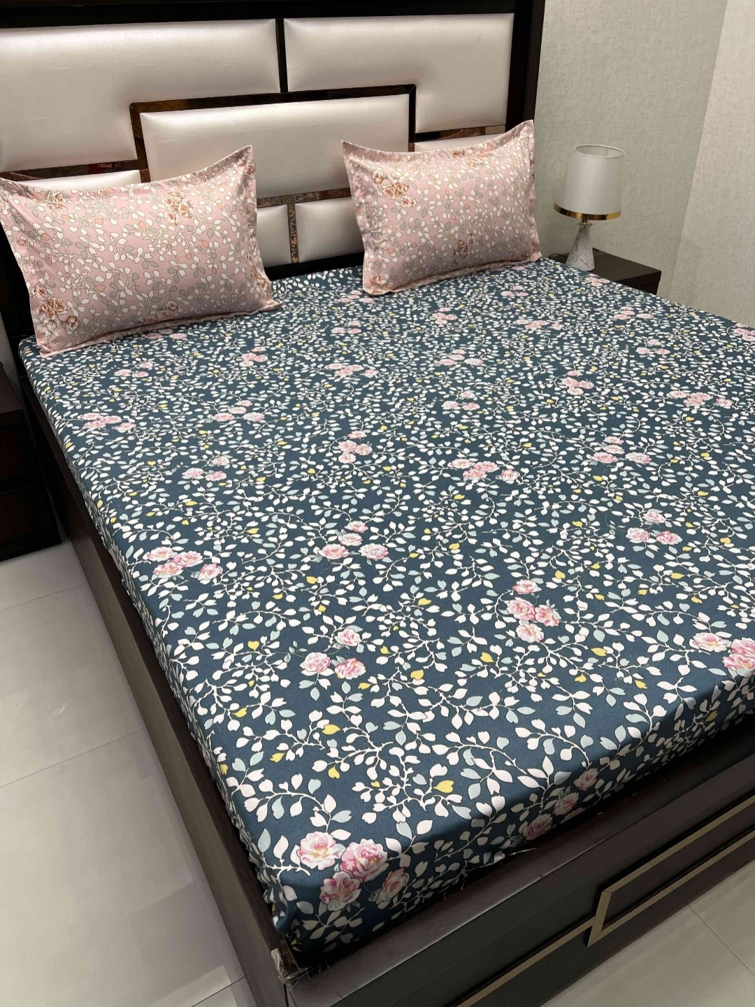 

Pure Decor Leisure Fur Blue & White Printed 260 TC Microfiber Super King Bedsheet Set