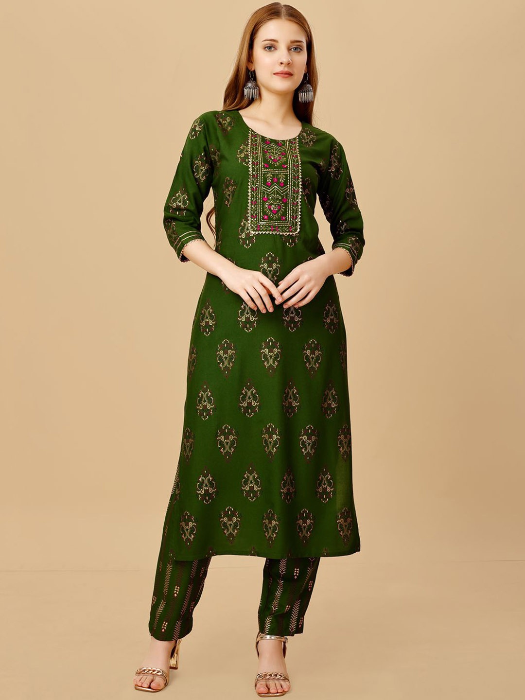 

KAYOMMI Ethnic Motifs Embroidered Gotta Patti Kurta with Trouser, Green