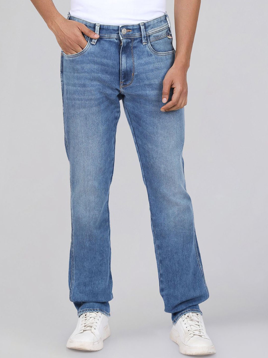 

Wrangler Men Millard Straight Fit Light Fade Stretchable Jeans, Blue