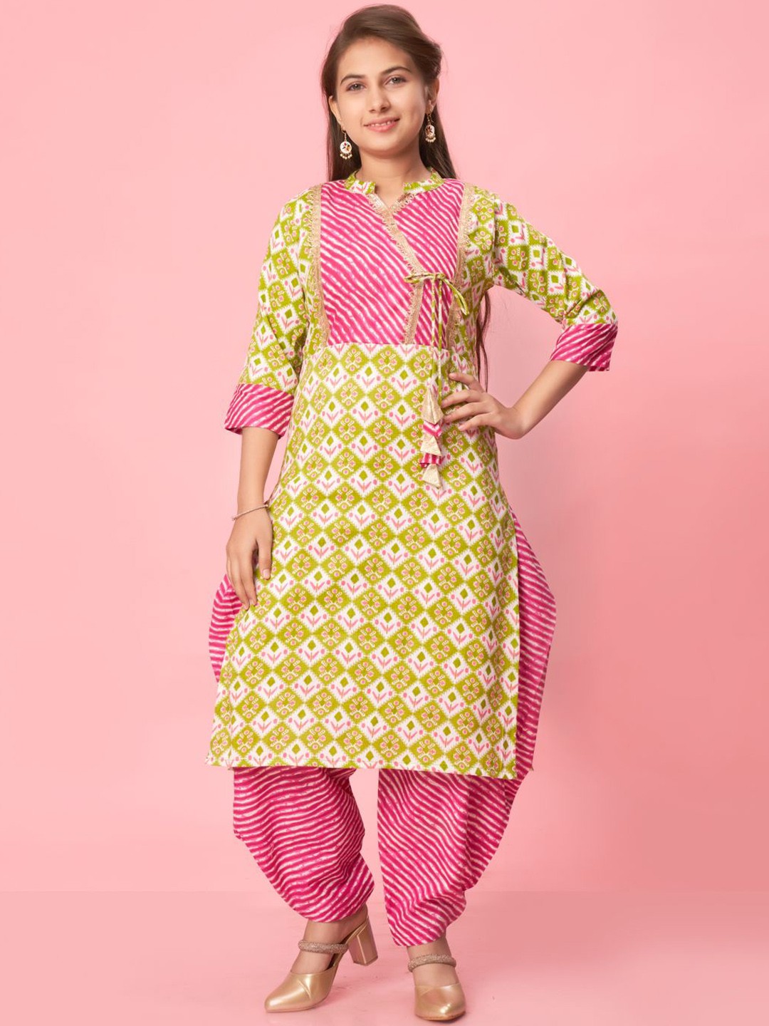 

BAESD Girls Floral Printed Mandarin Collar Pure Cotton Straight Kurta With Salwar, Green