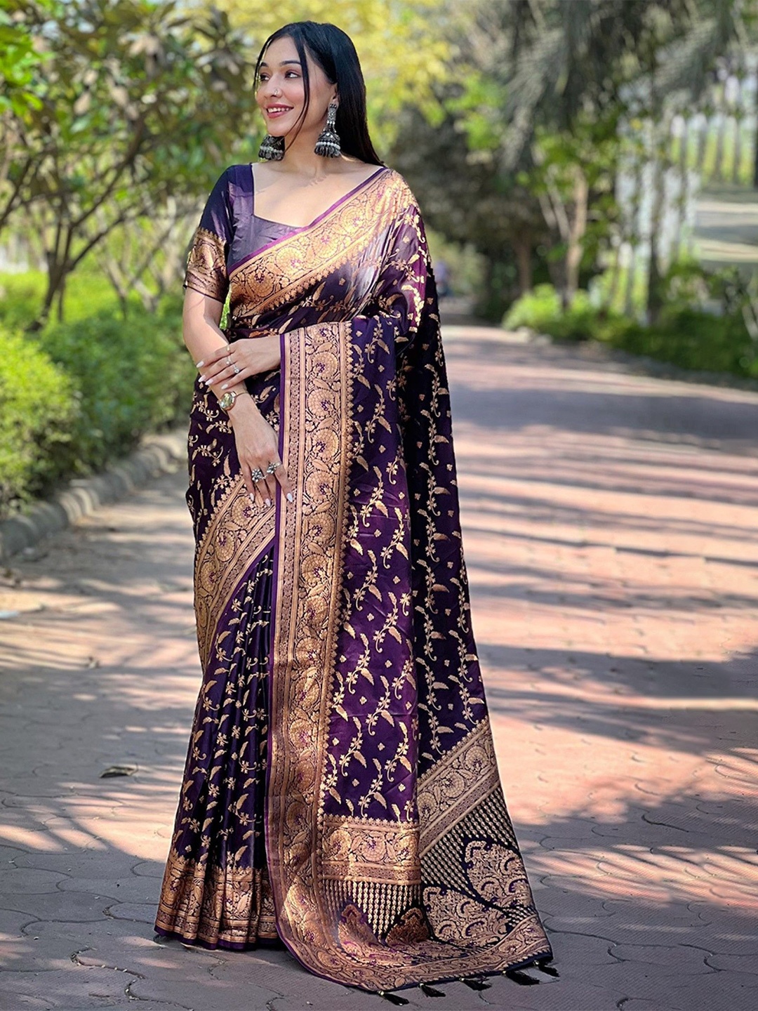 

Mitera Ethnic Motifs Zari Woven Banarasi Saree, Purple