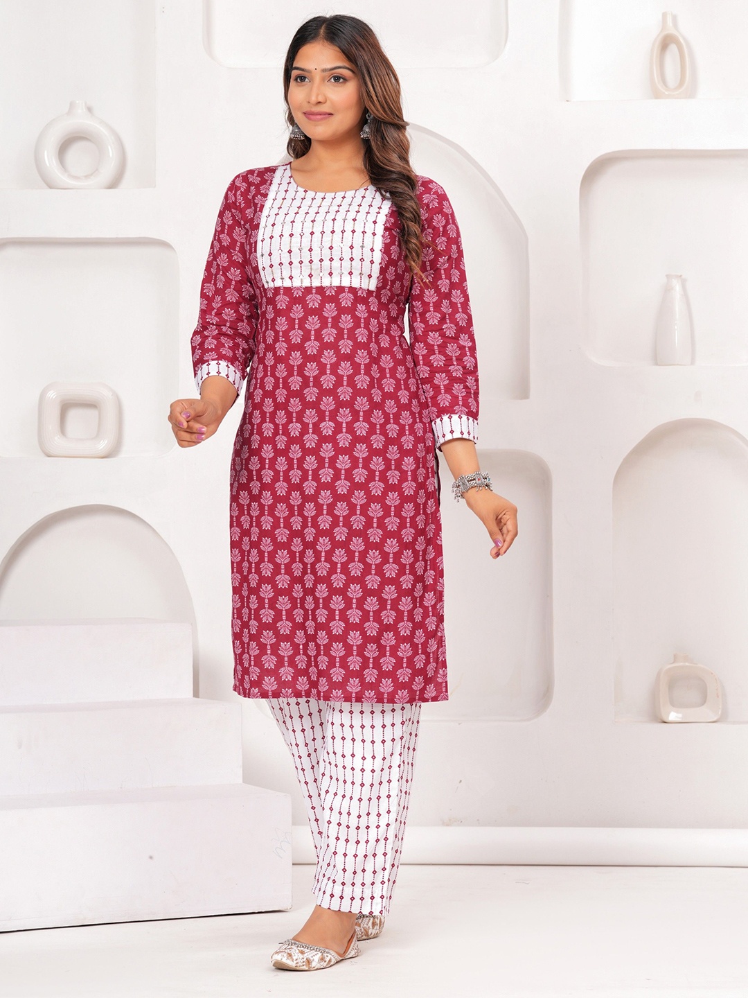 

Aarti Fashion Floral Printed Pure Cotton Straight Kurta, Red