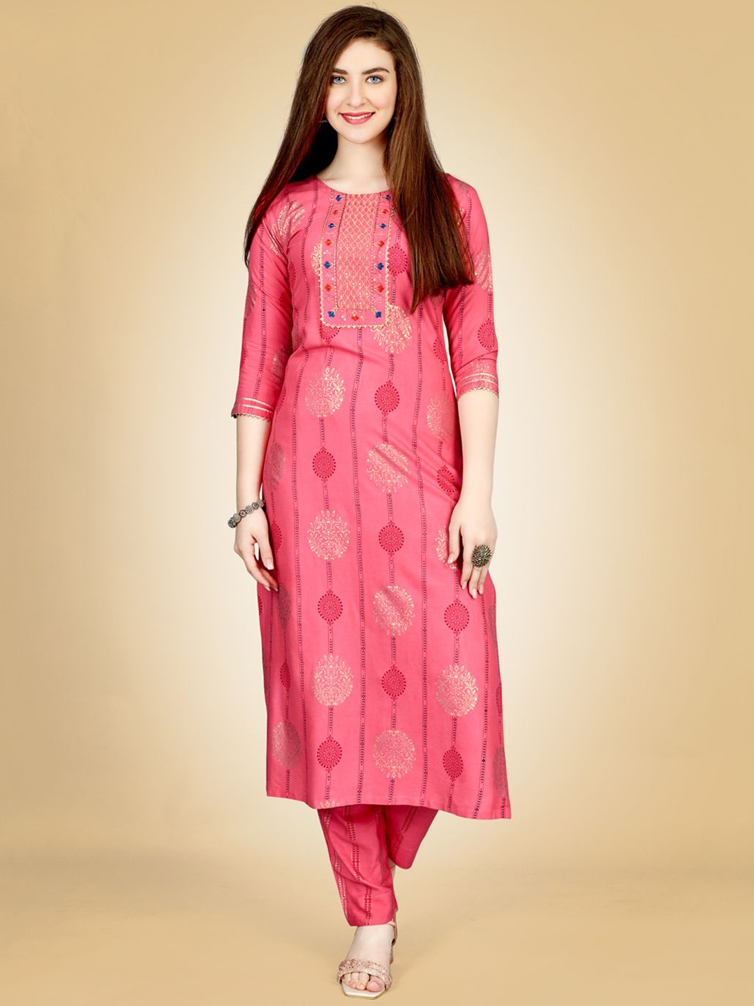 

KAYOMMI Ethnic Motifs Embroidered Gotta Patti Kurta with Trouser, Pink