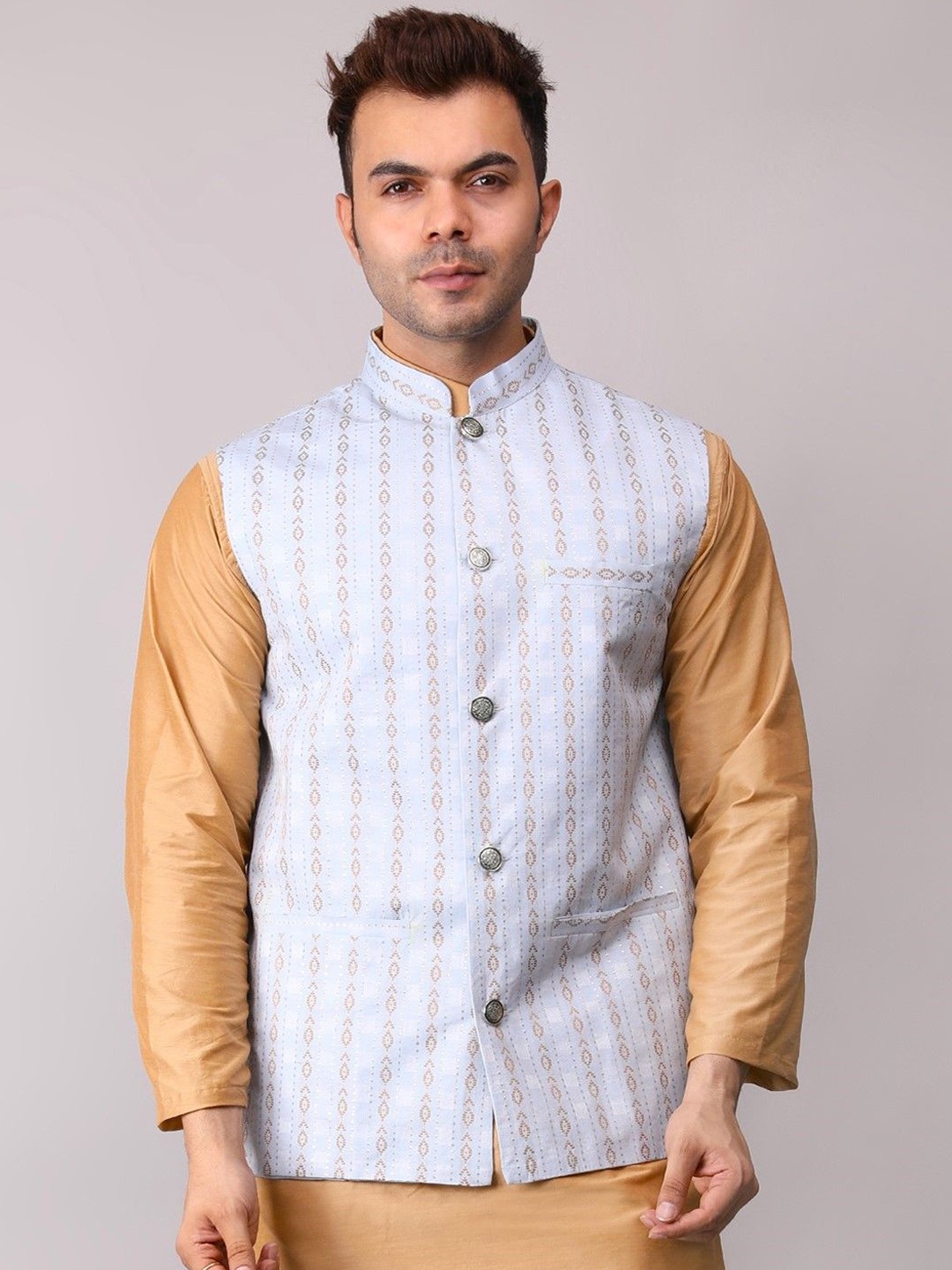 

Voniry Men Embroidered Nehru Jacket, Blue